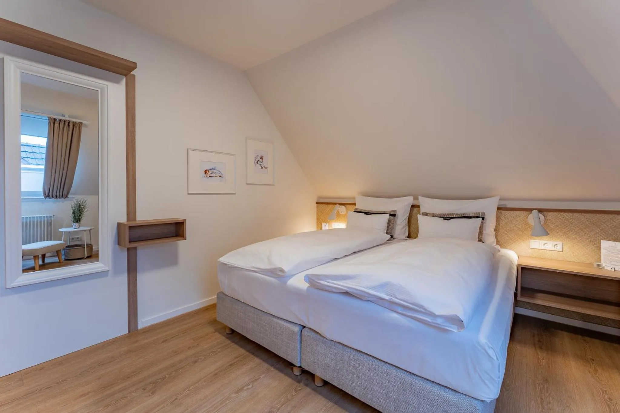 Photo of the whole room, Bed in Wellings Romantik Hotel zur Linde