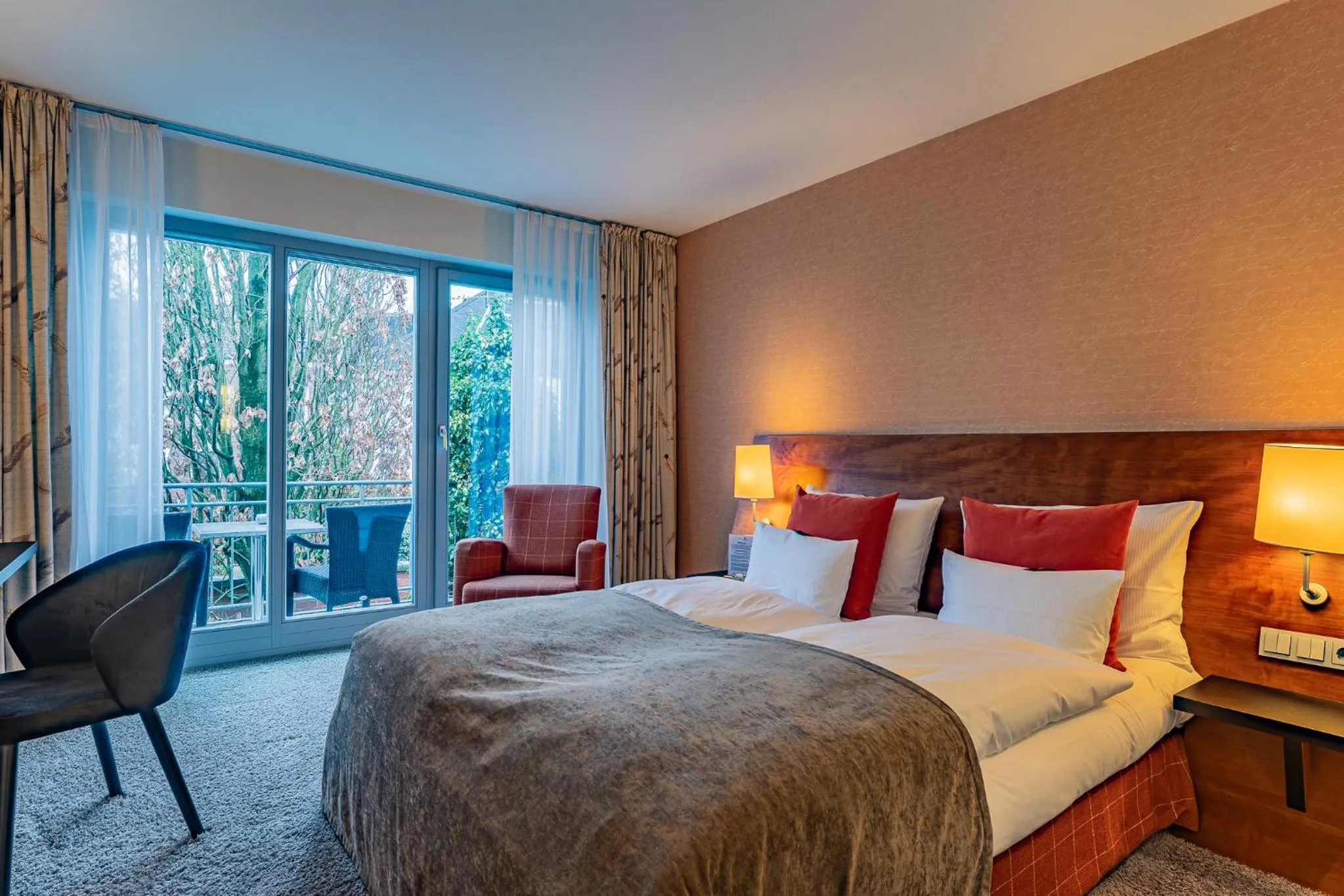 Bedroom, Bed in Wellings Romantik Hotel zur Linde