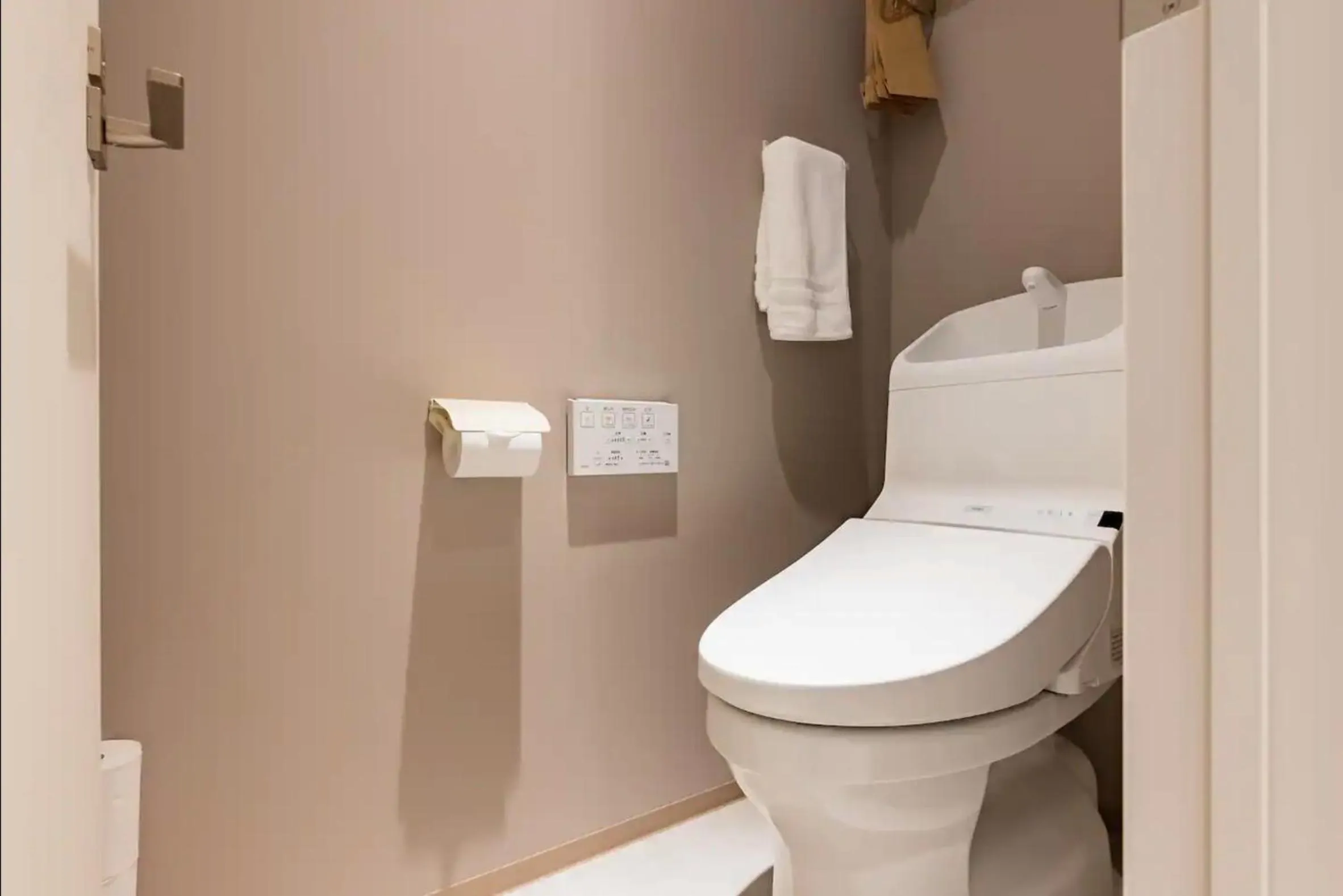 8b HOTEL -Osaka Nishikujo APARTMENT-