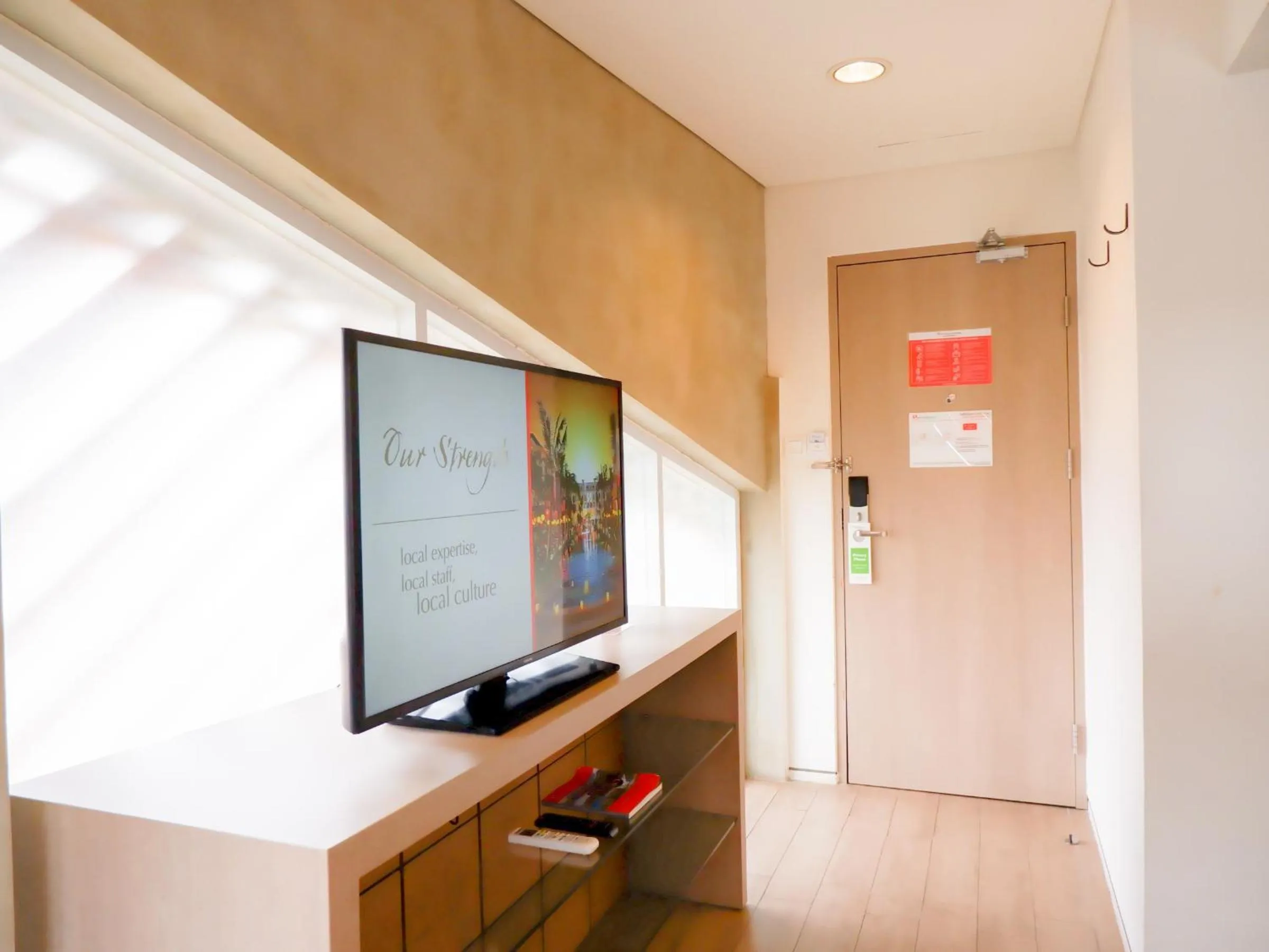 TV and multimedia in Swiss-Belexpress Cilegon