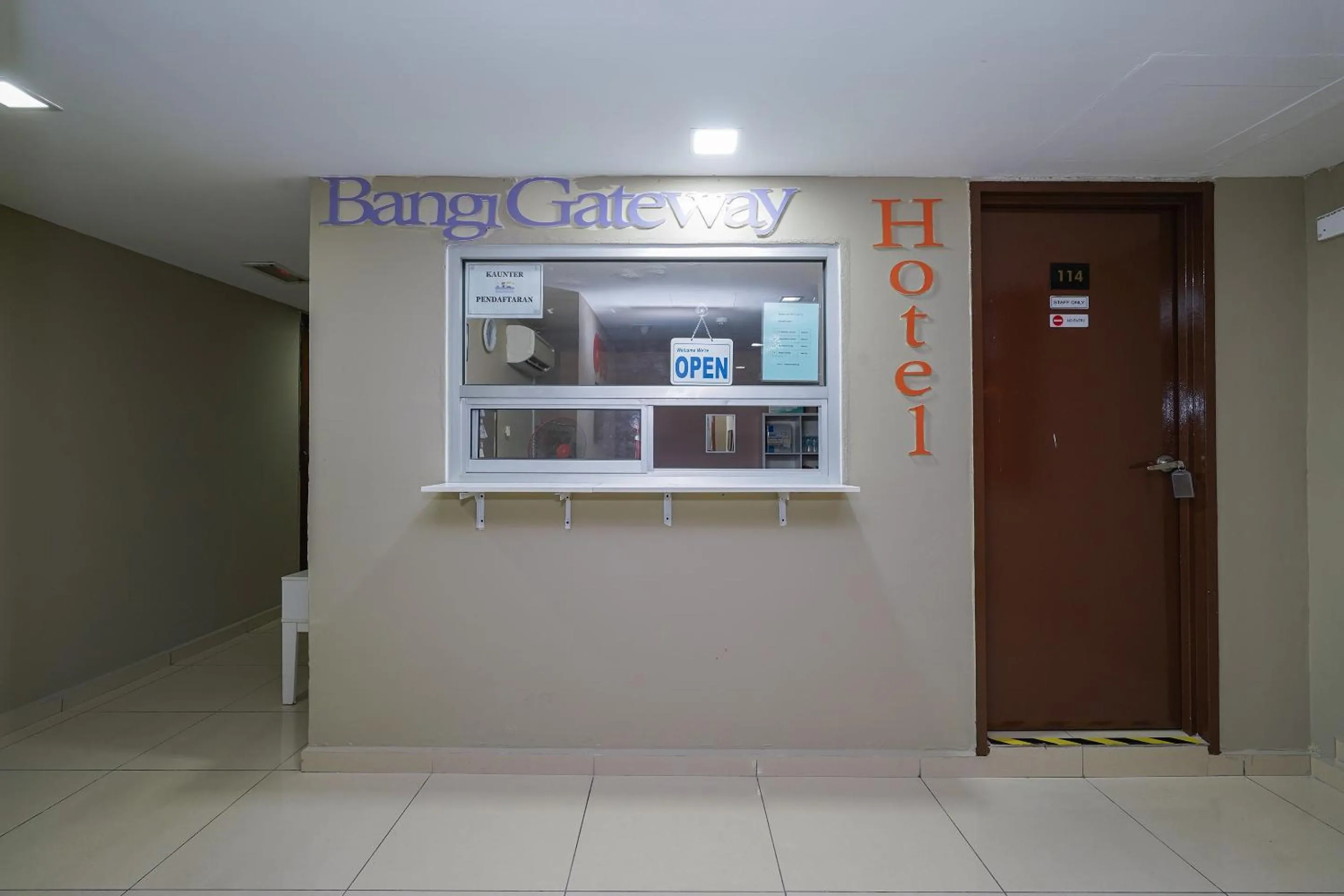 Lobby or reception in New Bangi Gateway Hotel
