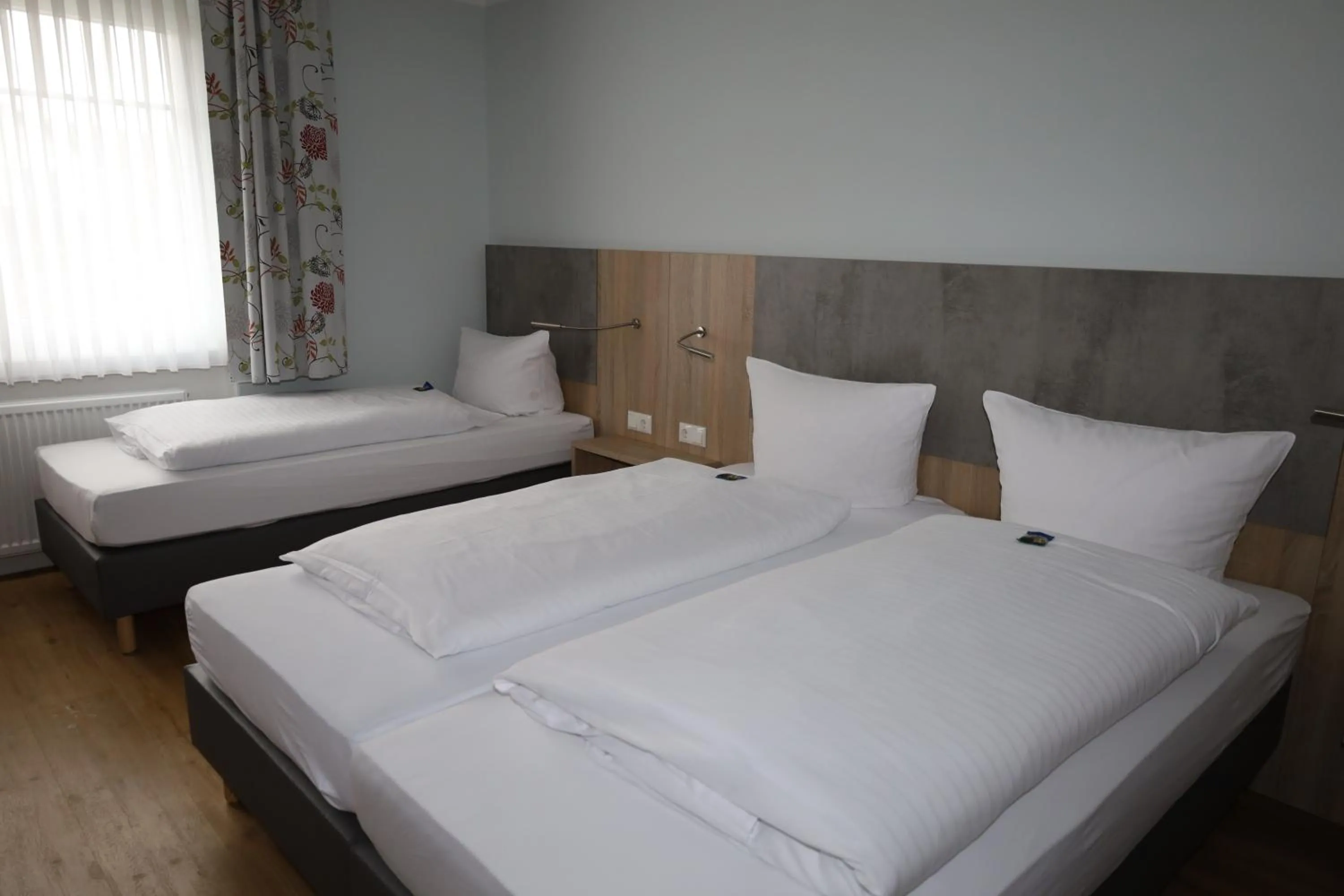 Photo of the whole room, Bed in Hotel-Pension Am Böhmepark