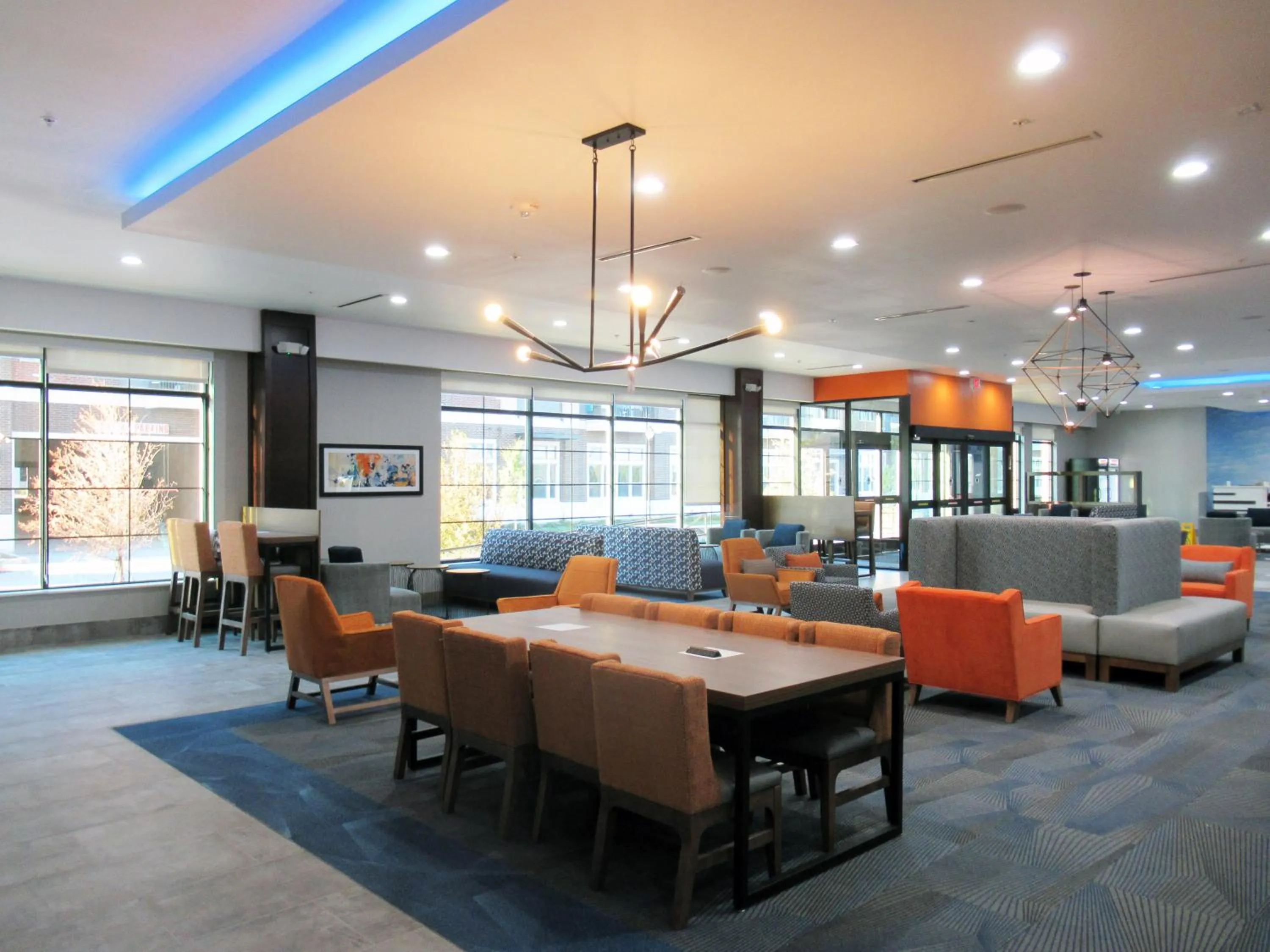 Seating area in La Quinta Inn & Suites by Wyndham Dallas - Frisco Stadium