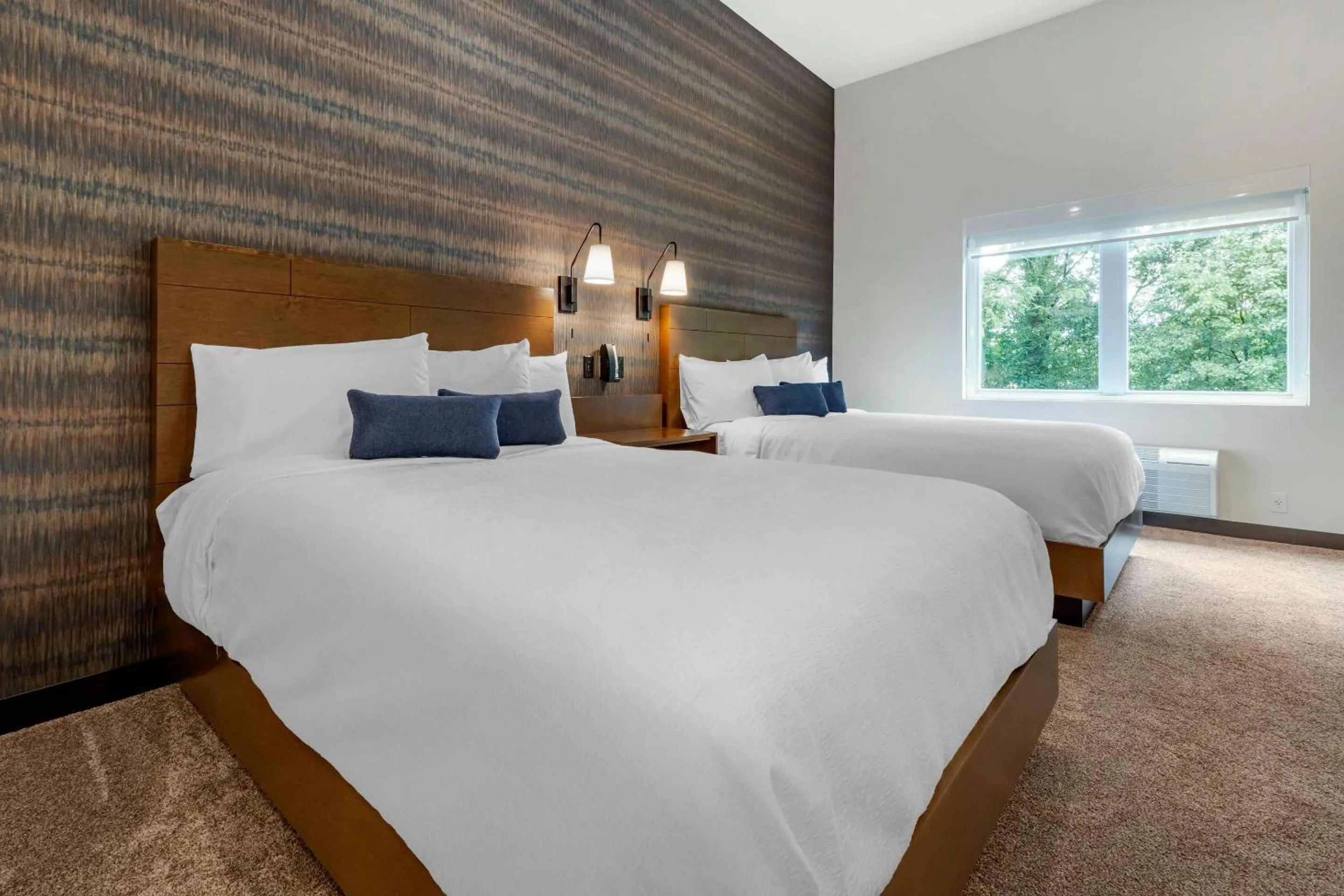 Bedroom, Bed in The Cranberry, an Ascend Collection Hotel