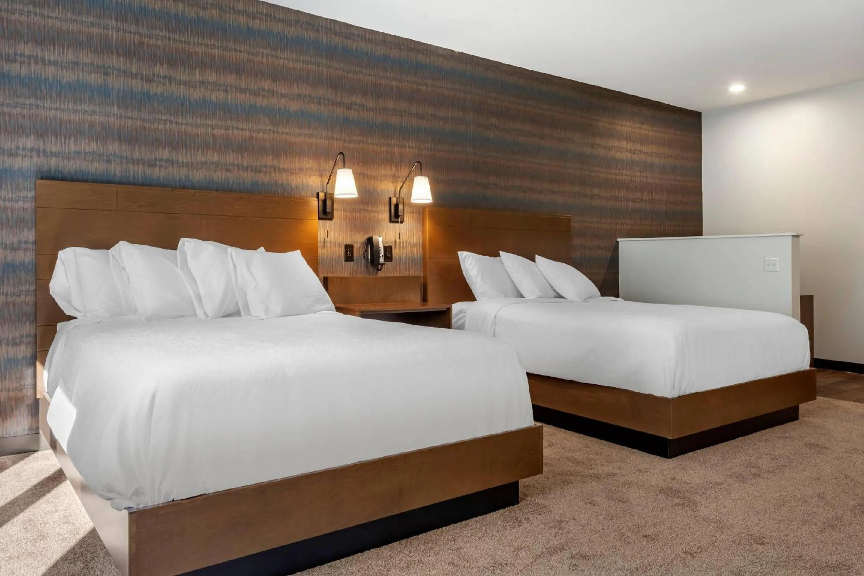 Bedroom, Bed in The Cranberry, an Ascend Collection Hotel