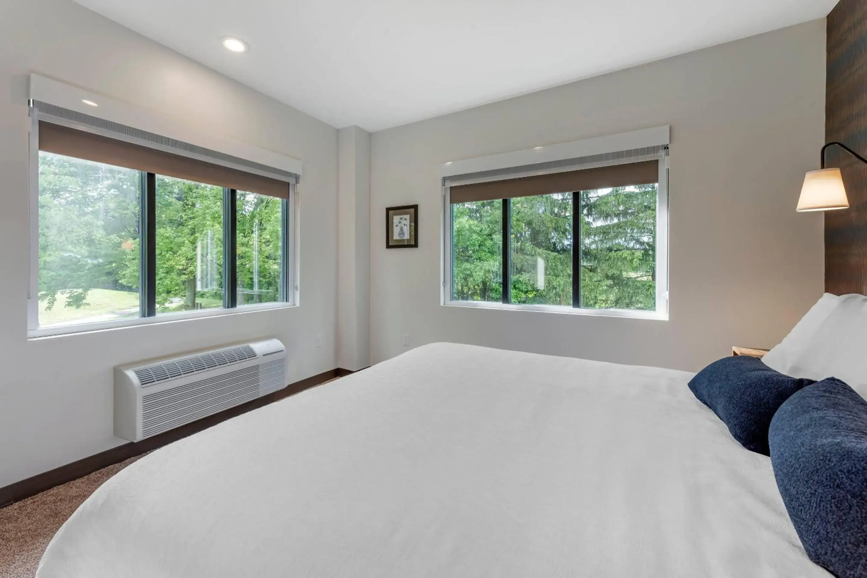 King Room - Non-Smoking in The Cranberry, an Ascend Collection Hotel King Room - Non-Smoking in The Cranberry, an Ascend Collection Hotel