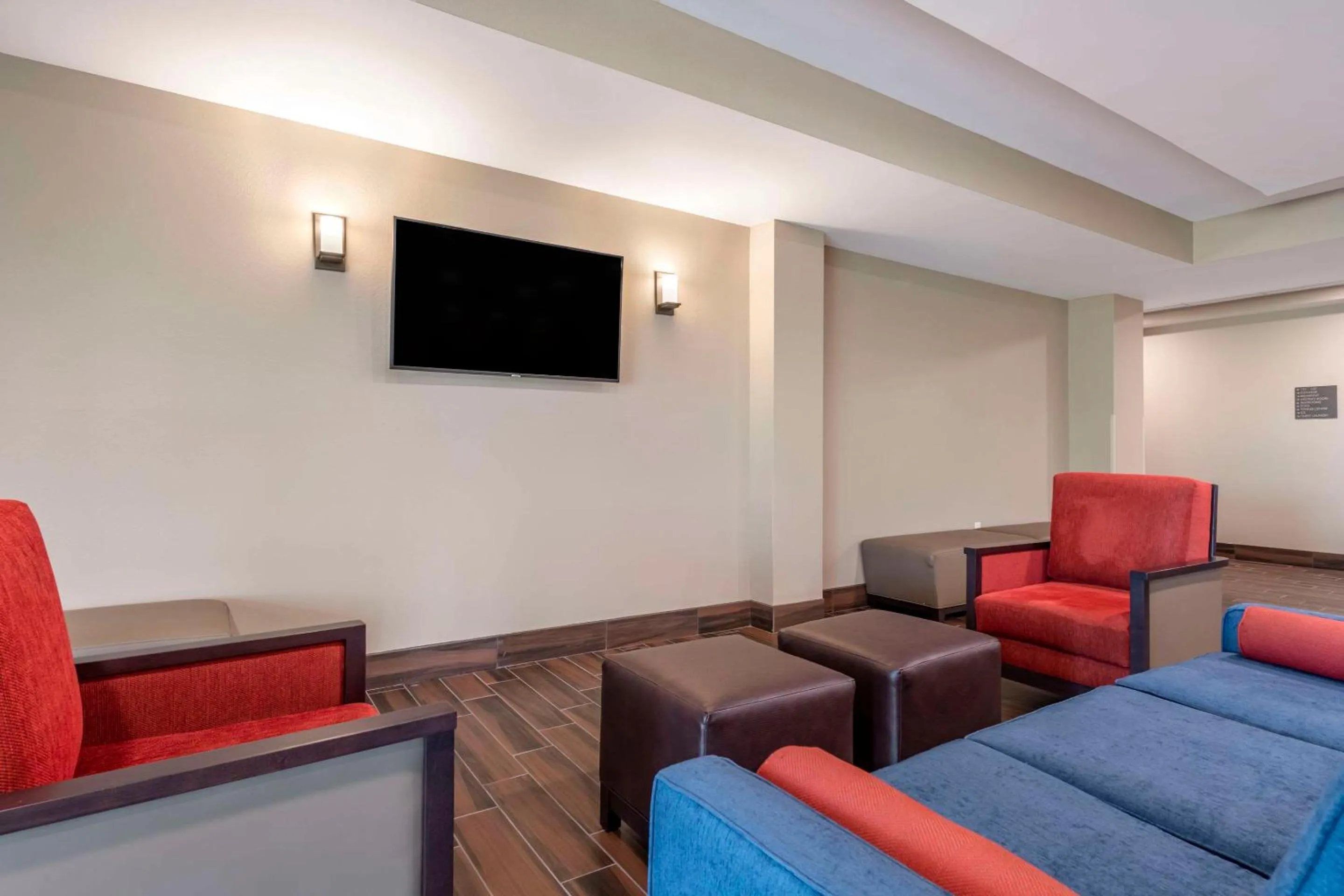 Lobby or reception in Comfort Suites Daytona Beach-Speedway