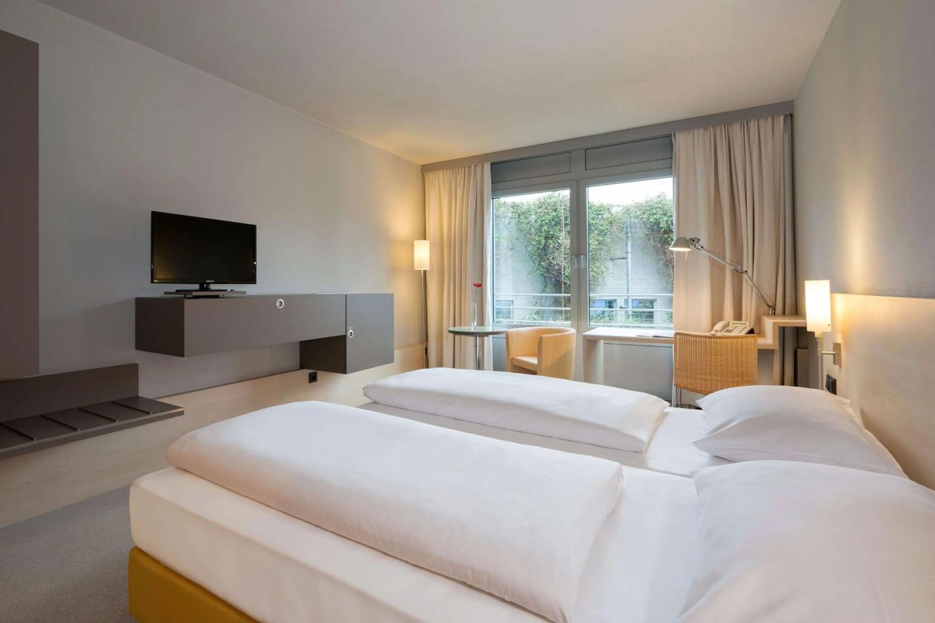 Bedroom, Bed in ATLANTIC Hotel Universum