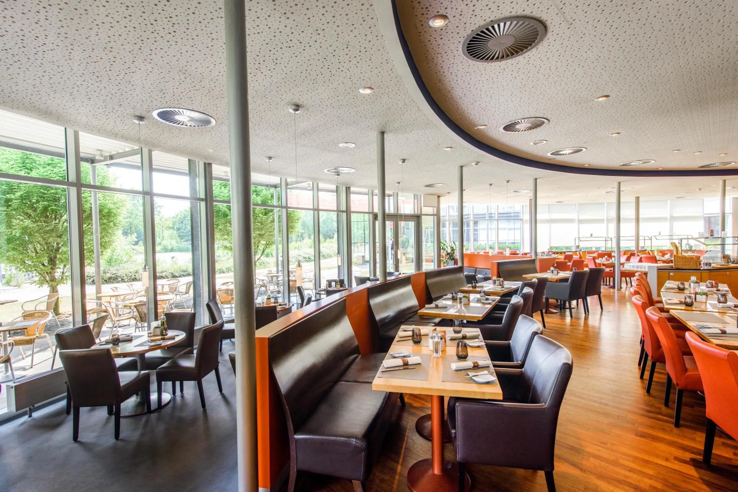 Restaurant/places to eat in ATLANTIC Hotel Universum