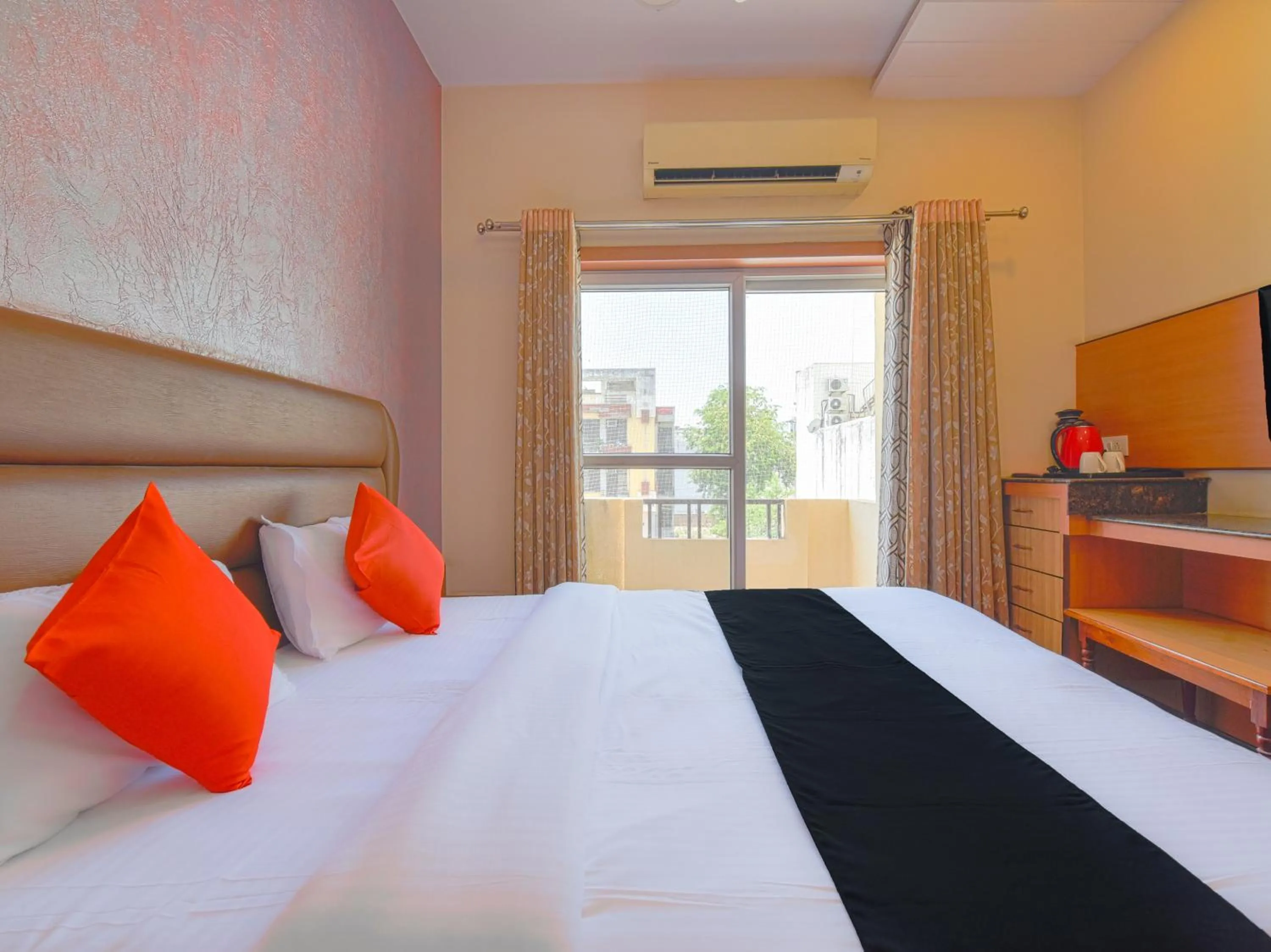 Balcony/Terrace, Bed in Hotel Anuvibha Malviya Nagar