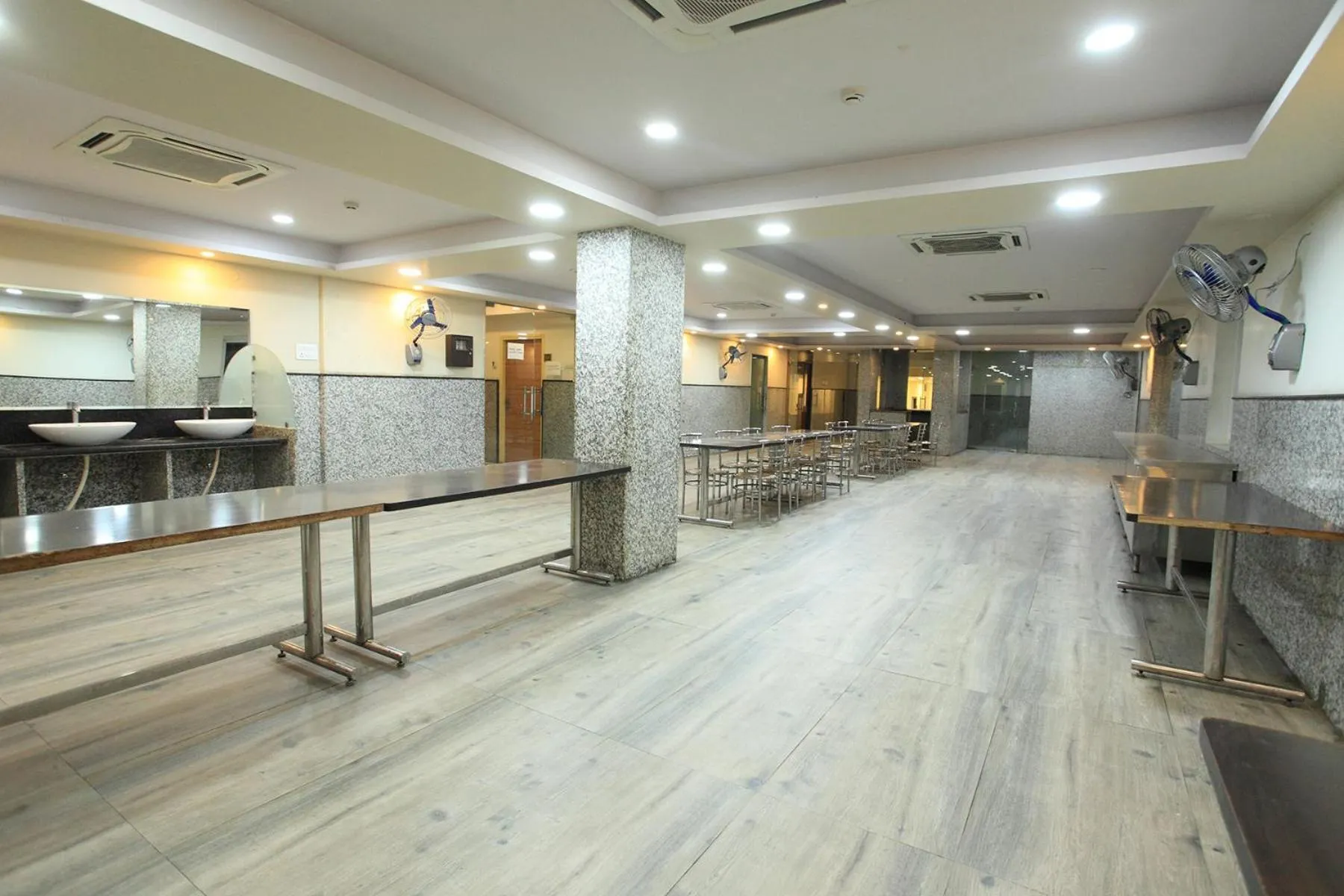 Dining area in Hotel Anuvibha Malviya Nagar
