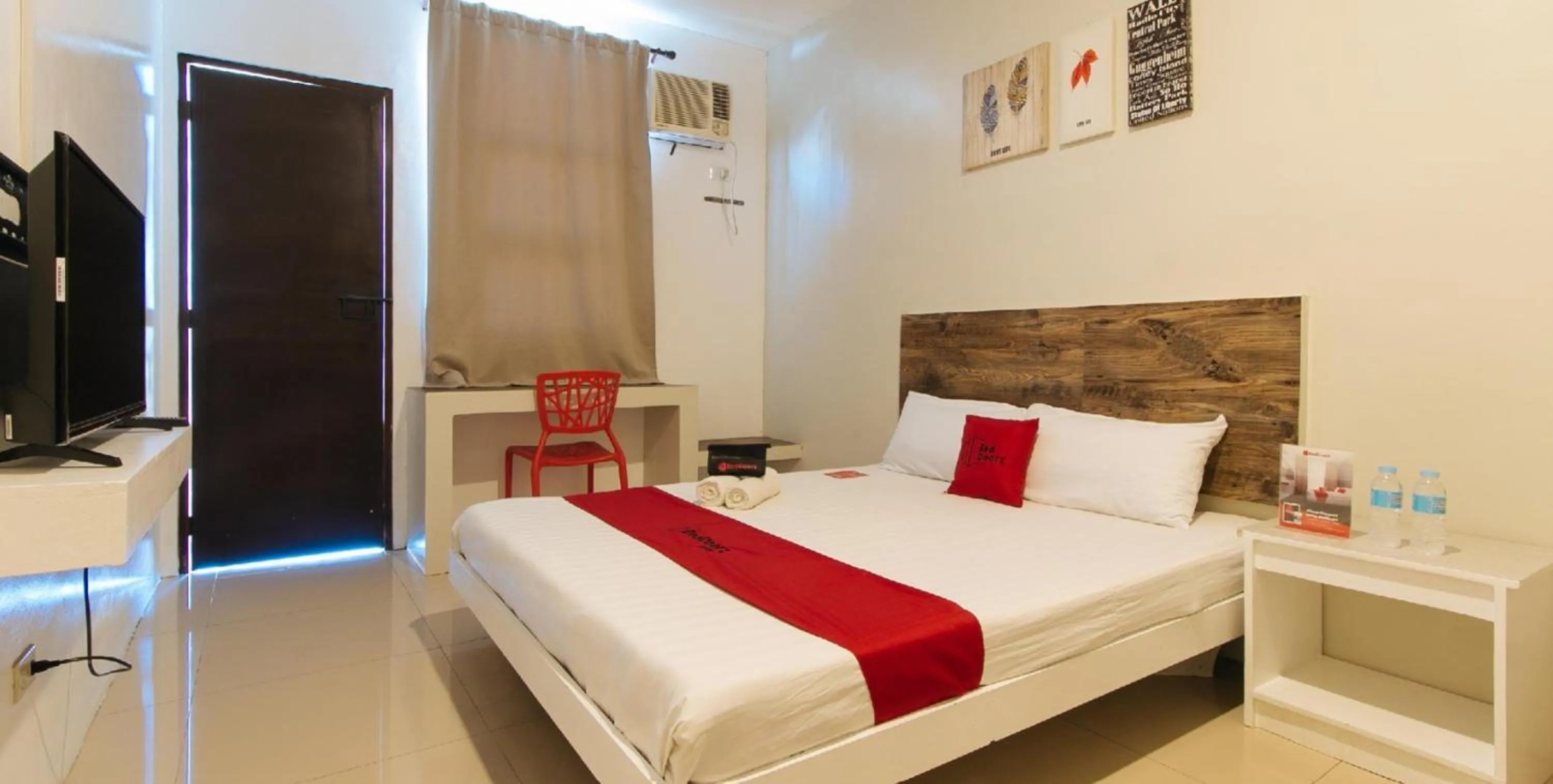 Bed in RedDoorz @ Golite Washington