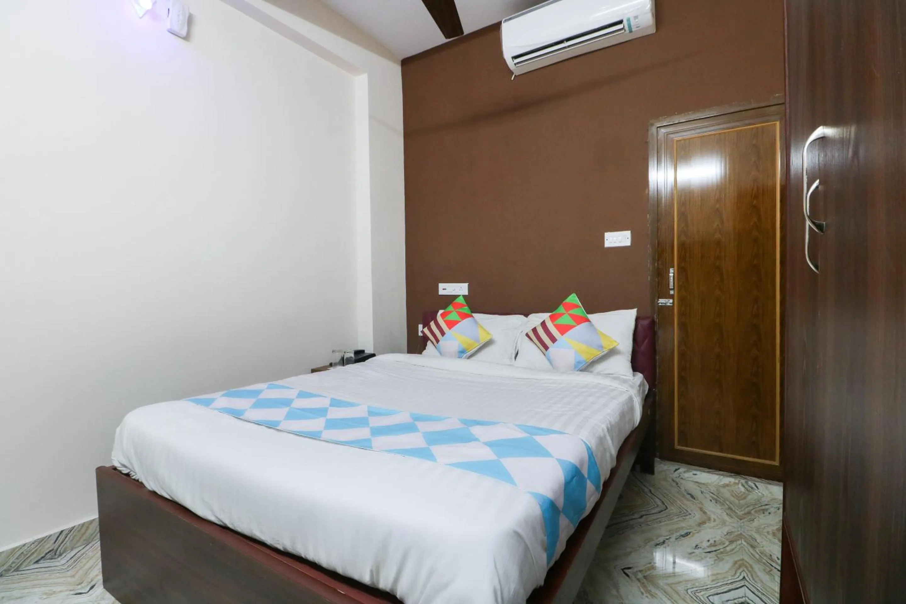 Bedroom, Bed in Super Hotel O Adri Hotels