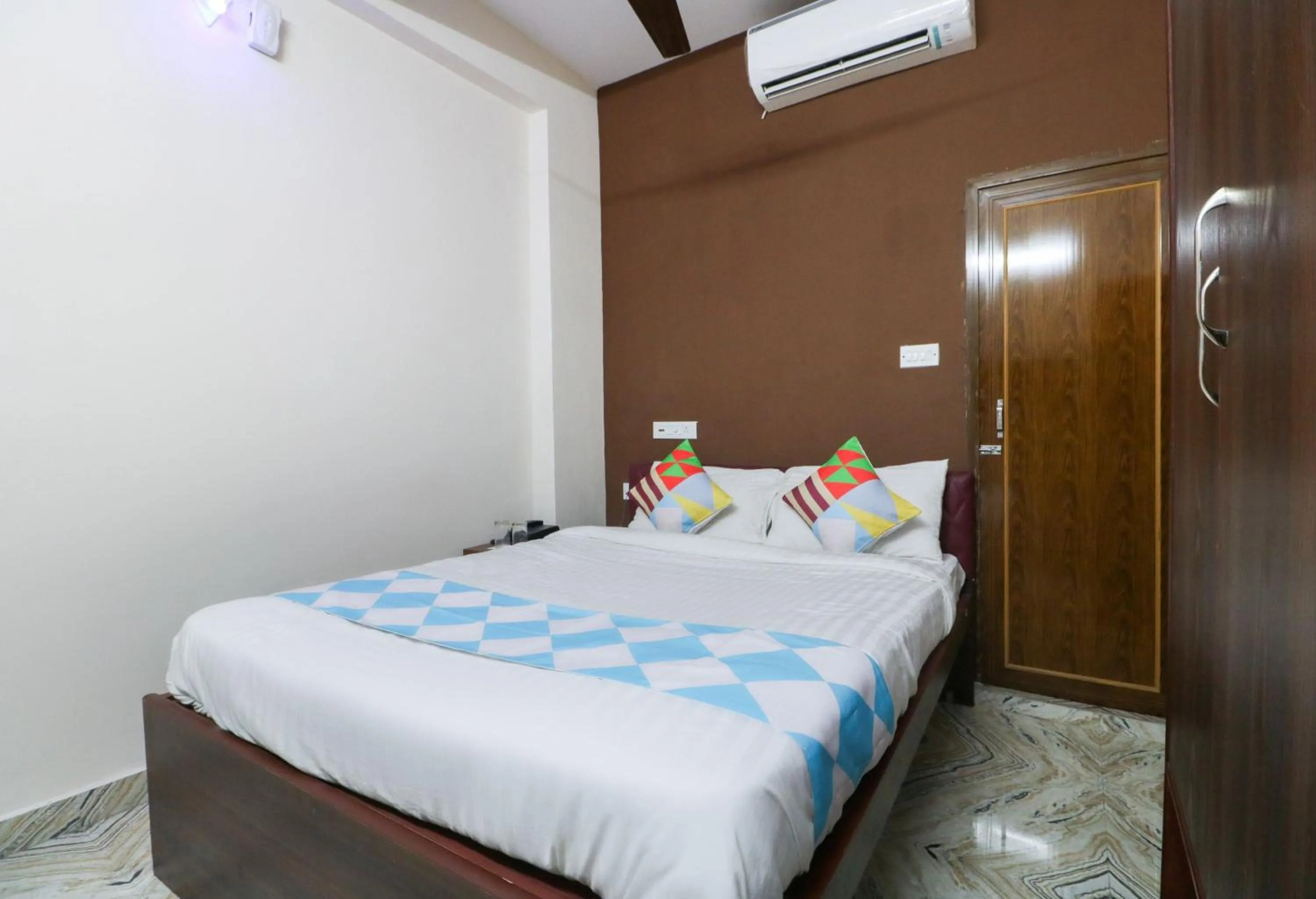 Bedroom, Bed in Super Hotel O Adri Hotels