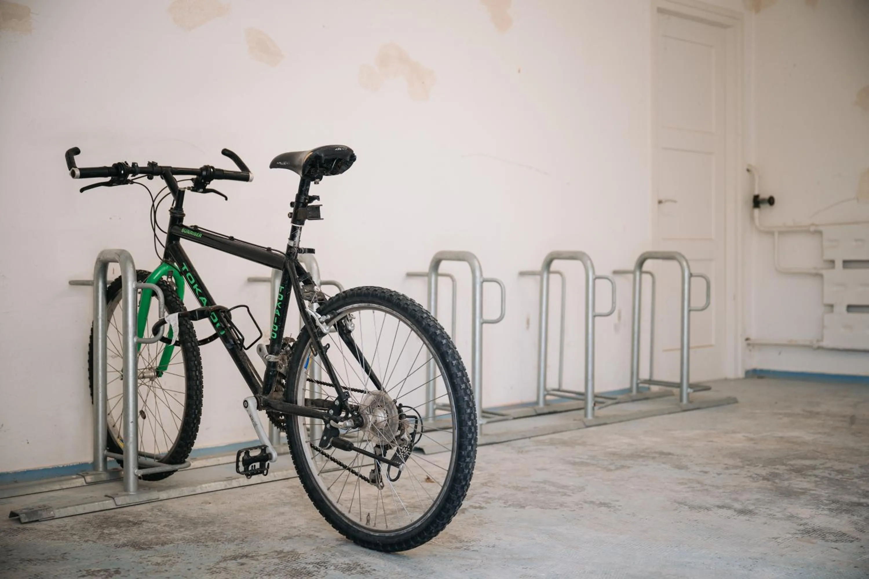 Cycling in Coffee Fellows Hotel & Longstay