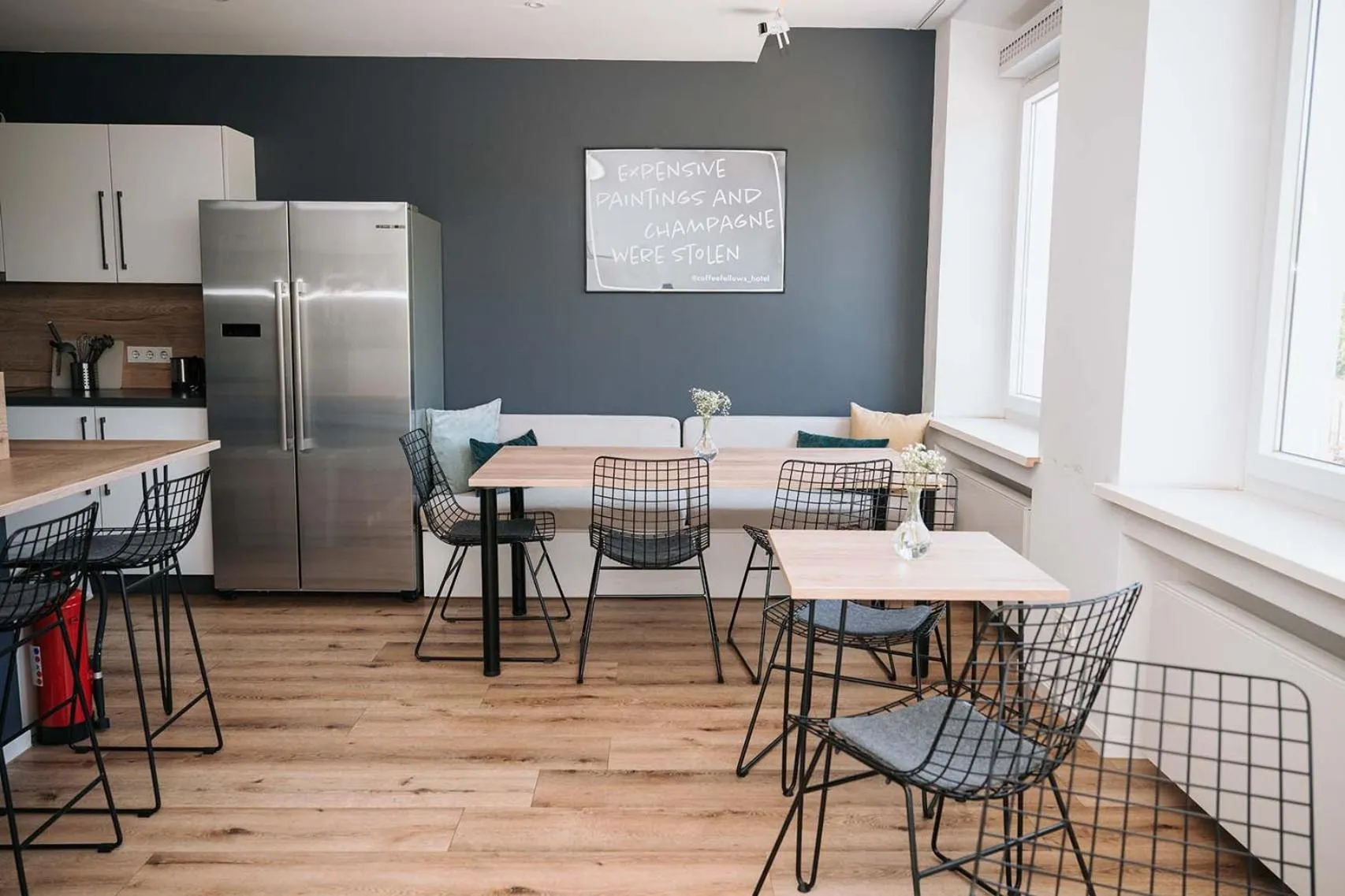 Communal kitchen in Coffee Fellows Hotel & Longstay