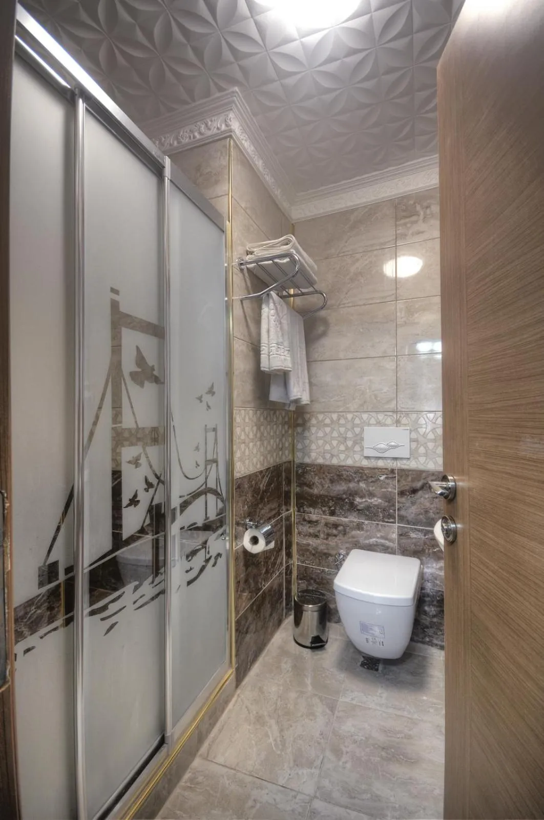 Bathroom in Mitra Downtown Hotel