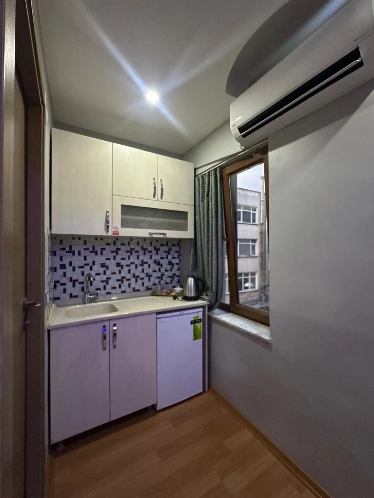 Kitchen or kitchenette in Mitra Downtown Hotel