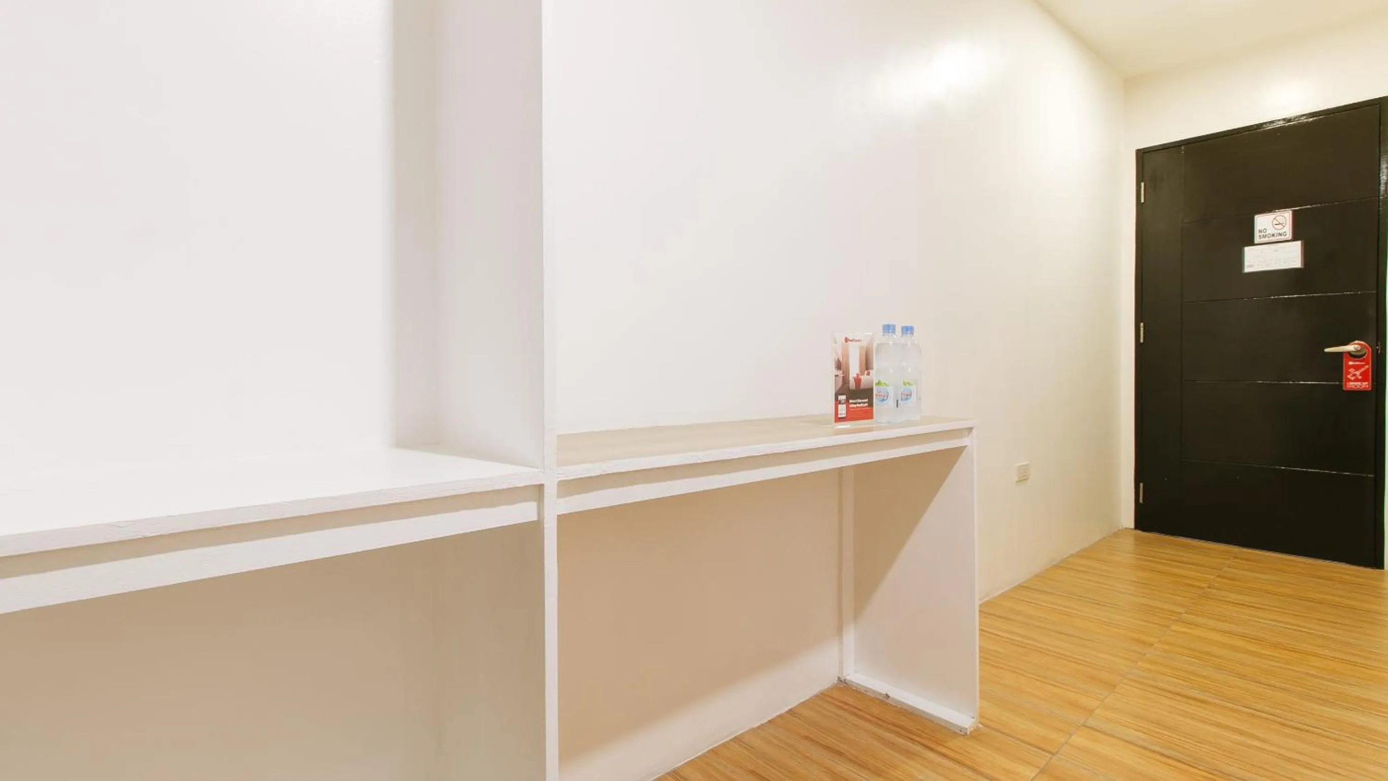 Bedroom in RedDoorz @ Golite Old Albay