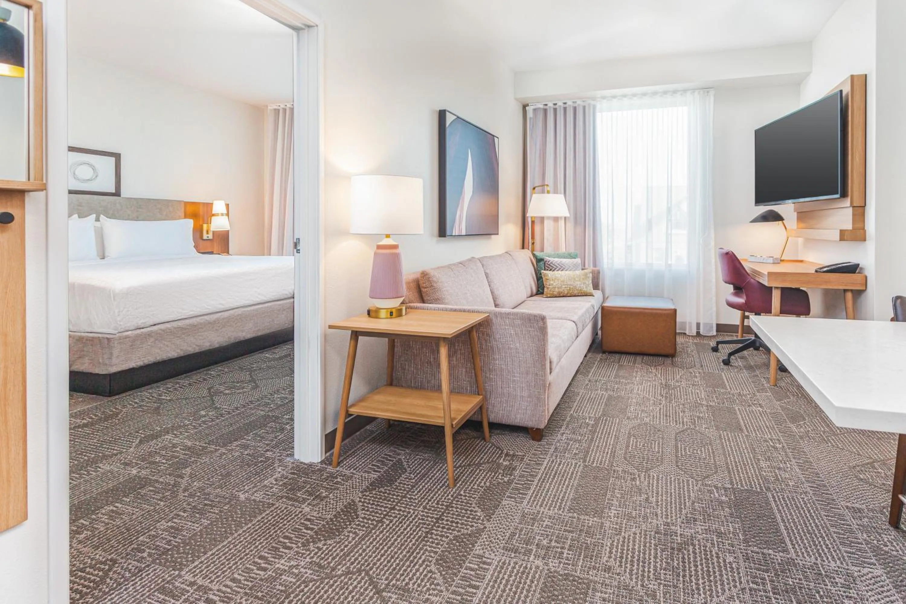 Photo of the whole room, Bed in Staybridge Suites - Nashville - Vanderbilt by IHG