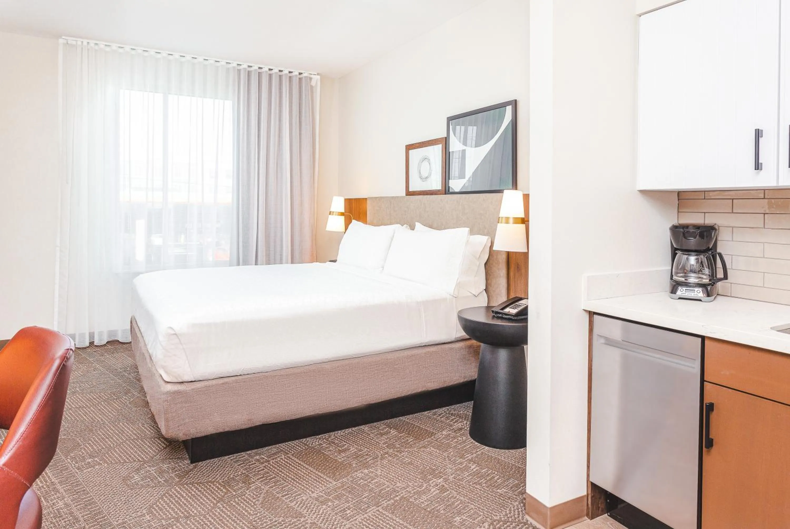 Bed in Staybridge Suites - Nashville - Vanderbilt by IHG