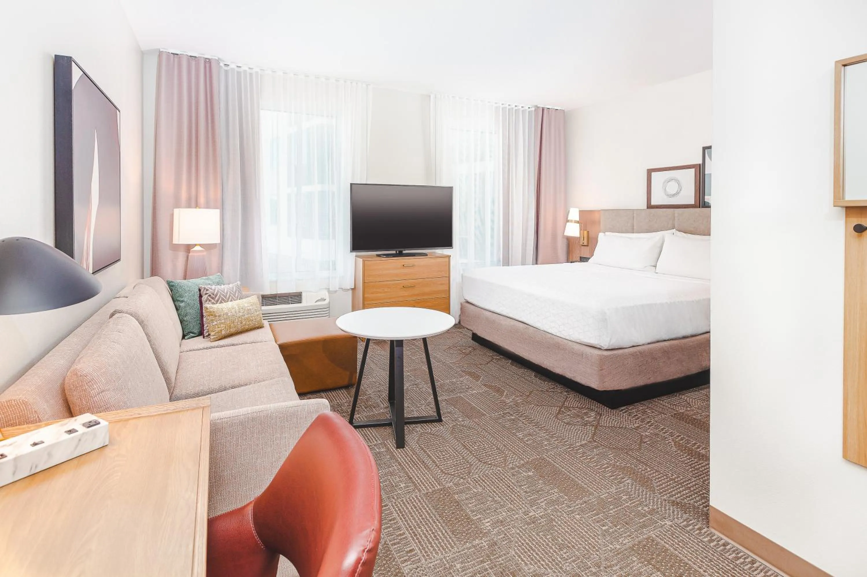 Bedroom, Bed in Staybridge Suites - Nashville - Vanderbilt by IHG