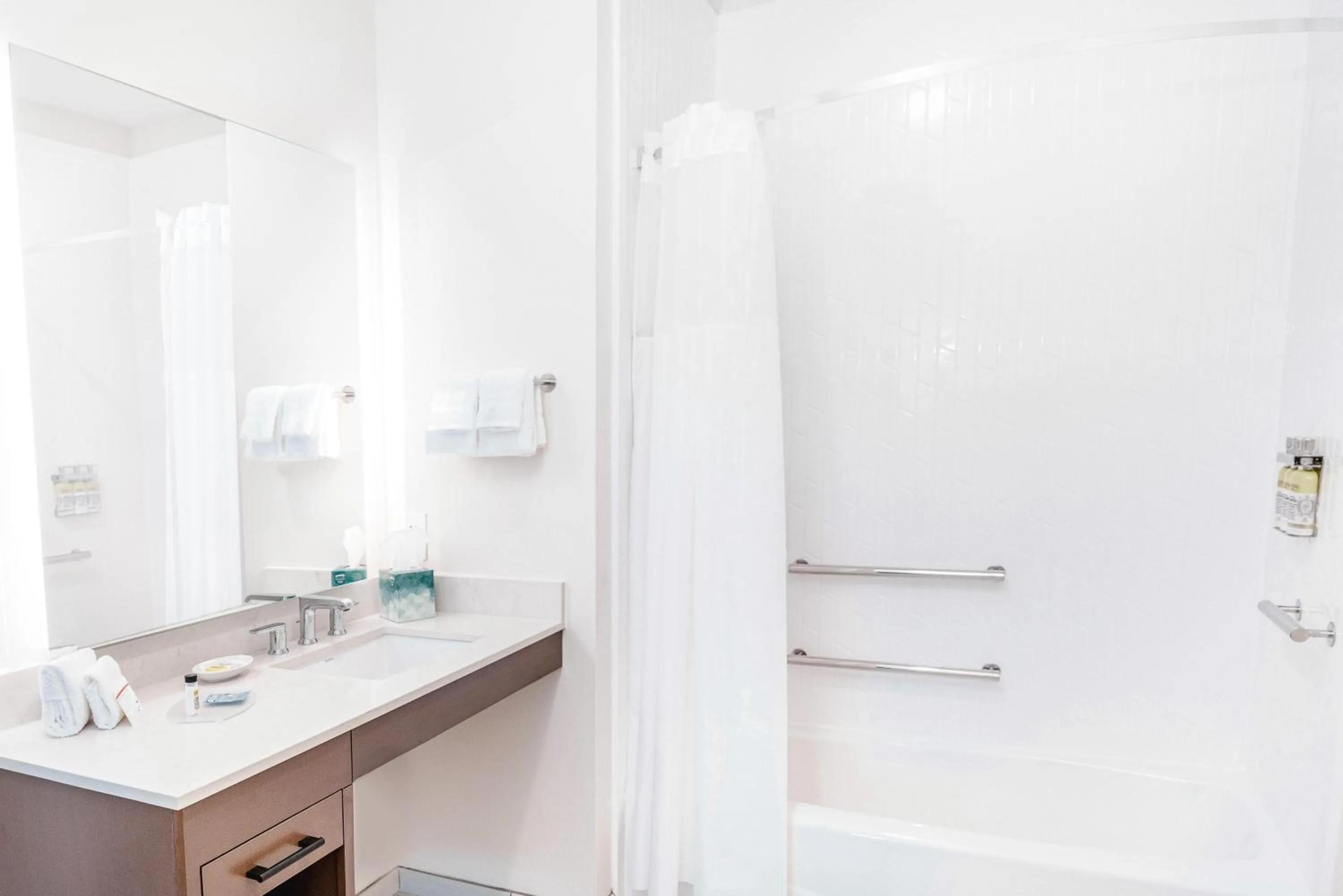 Bathroom in Staybridge Suites - Nashville - Vanderbilt by IHG