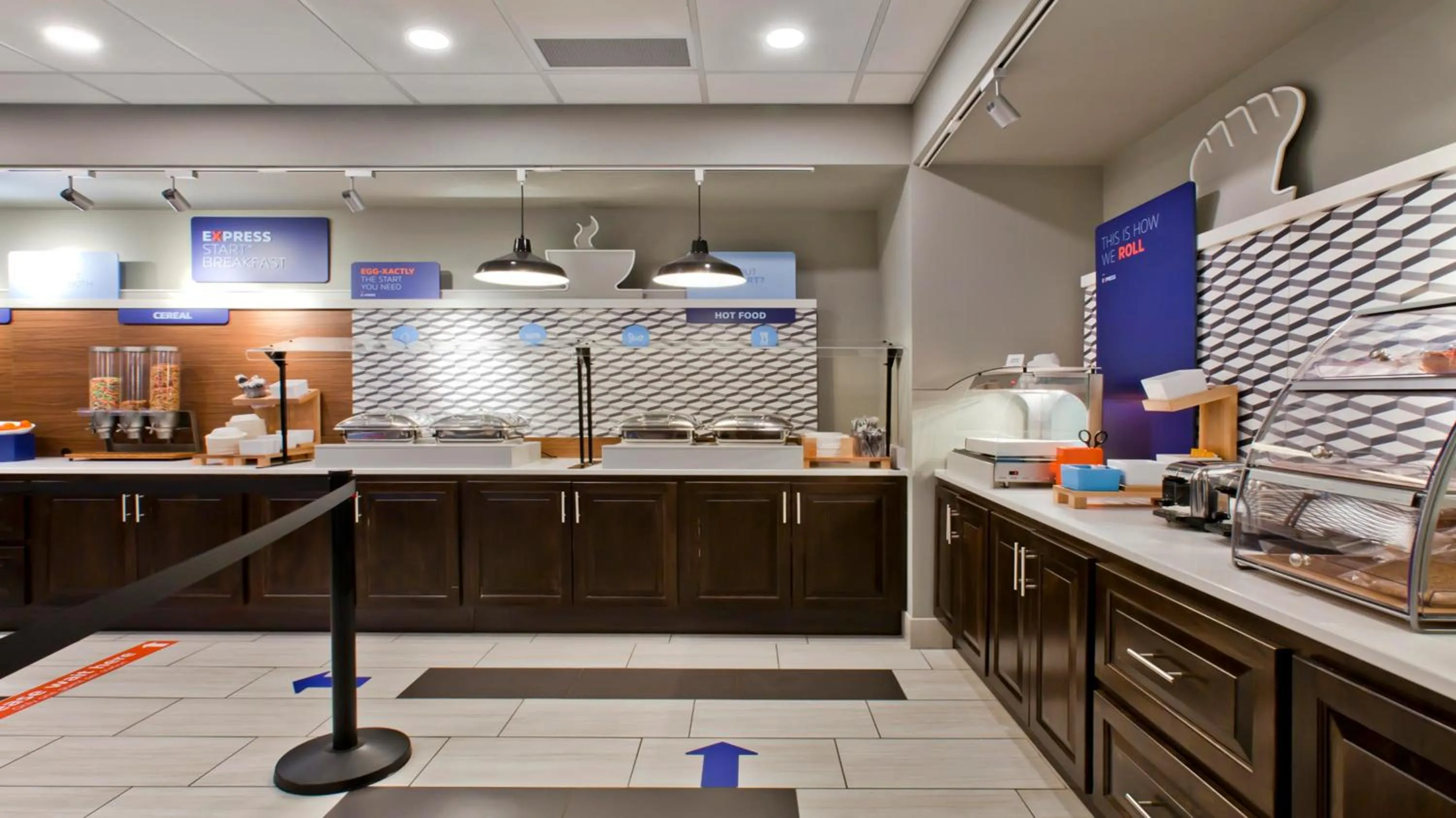 Breakfast, Kitchen/Kitchenette in Holiday Inn Express and Suites Green River