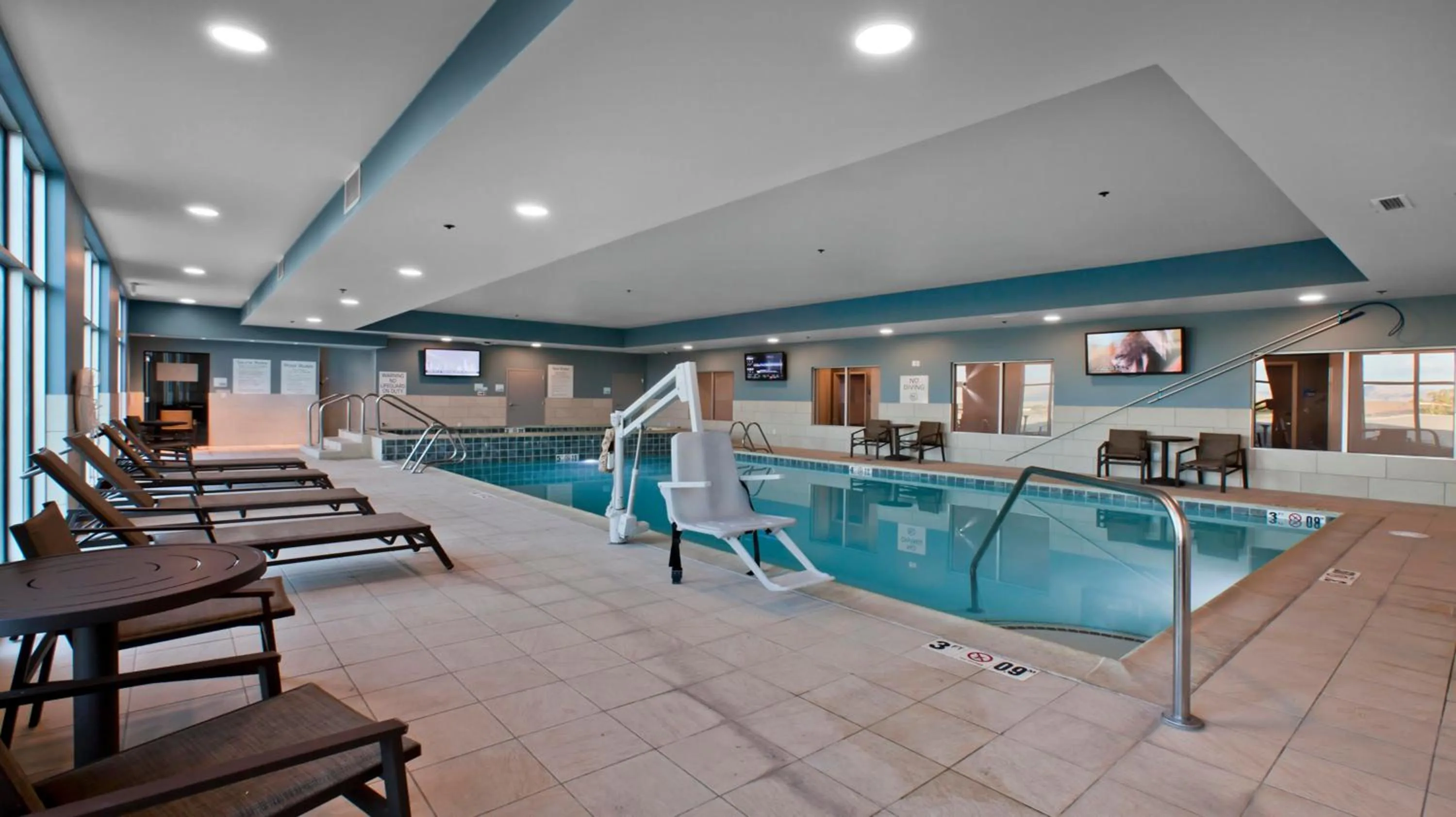Swimming Pool in Holiday Inn Express and Suites Green River