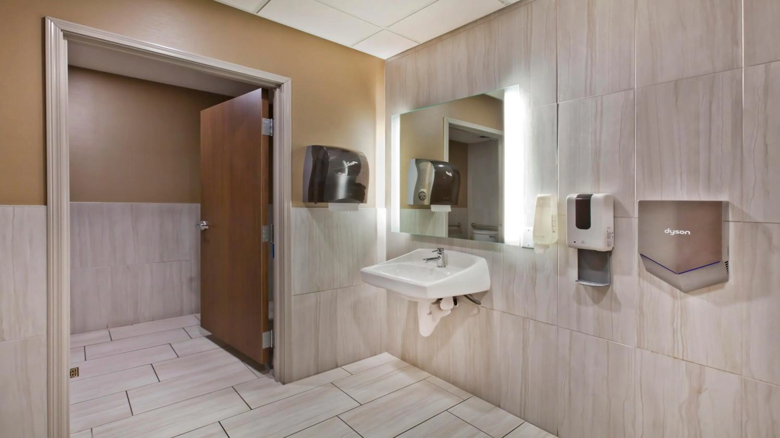 Other, Bathroom in Holiday Inn Express and Suites Green River