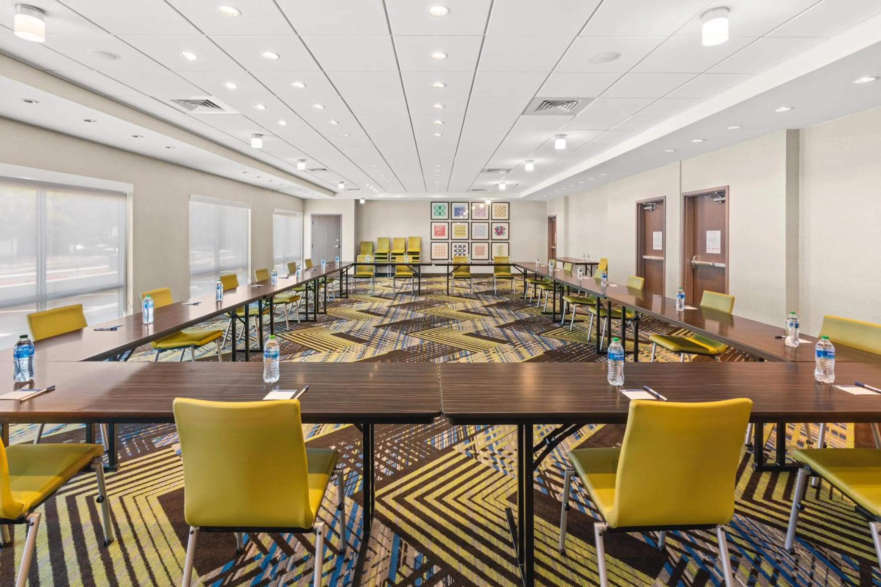 Meeting/conference room in Holiday Inn Express & Suites - Suisun City by IHG