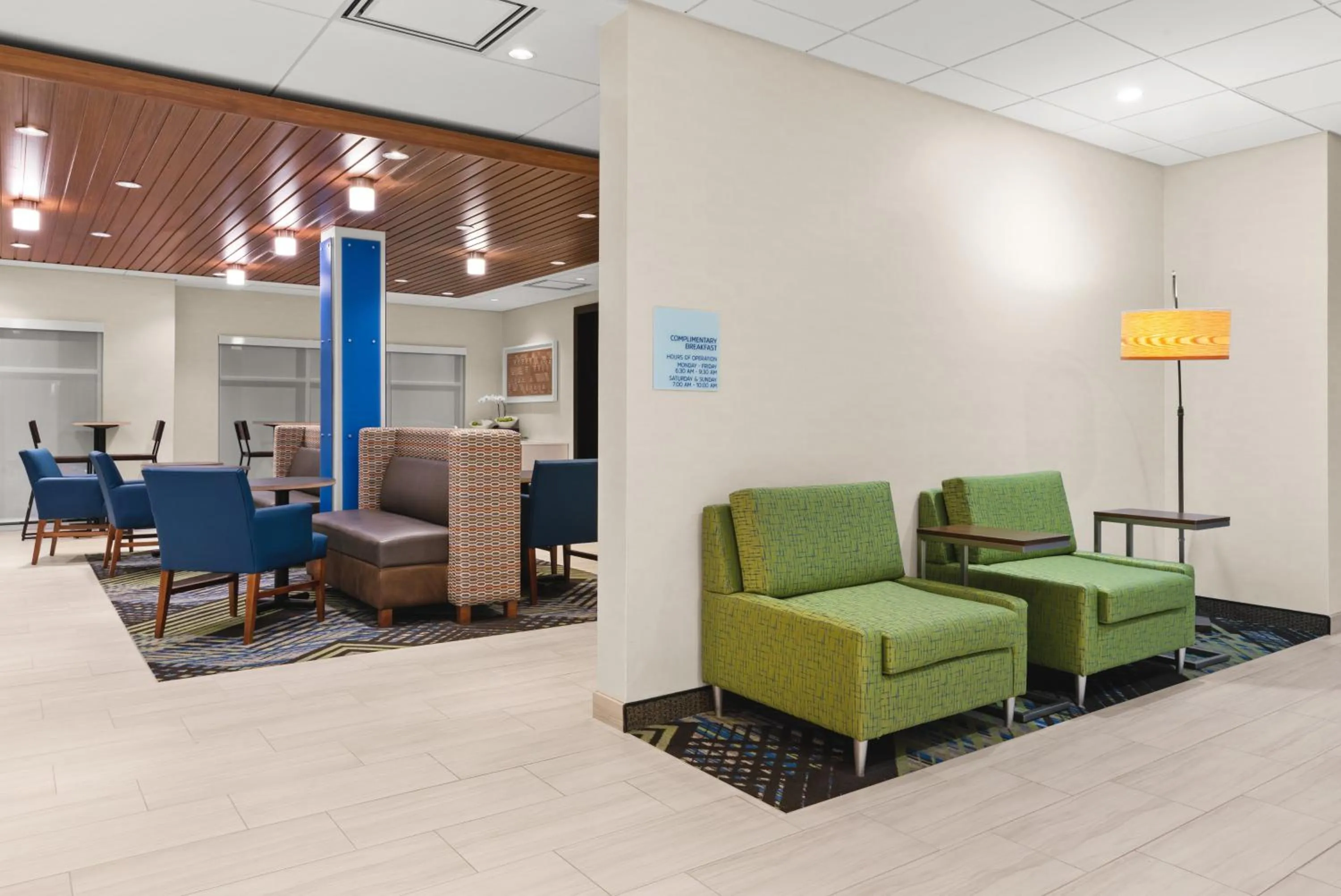 Meeting/conference room in Holiday Inn Express & Suites - Suisun City by IHG