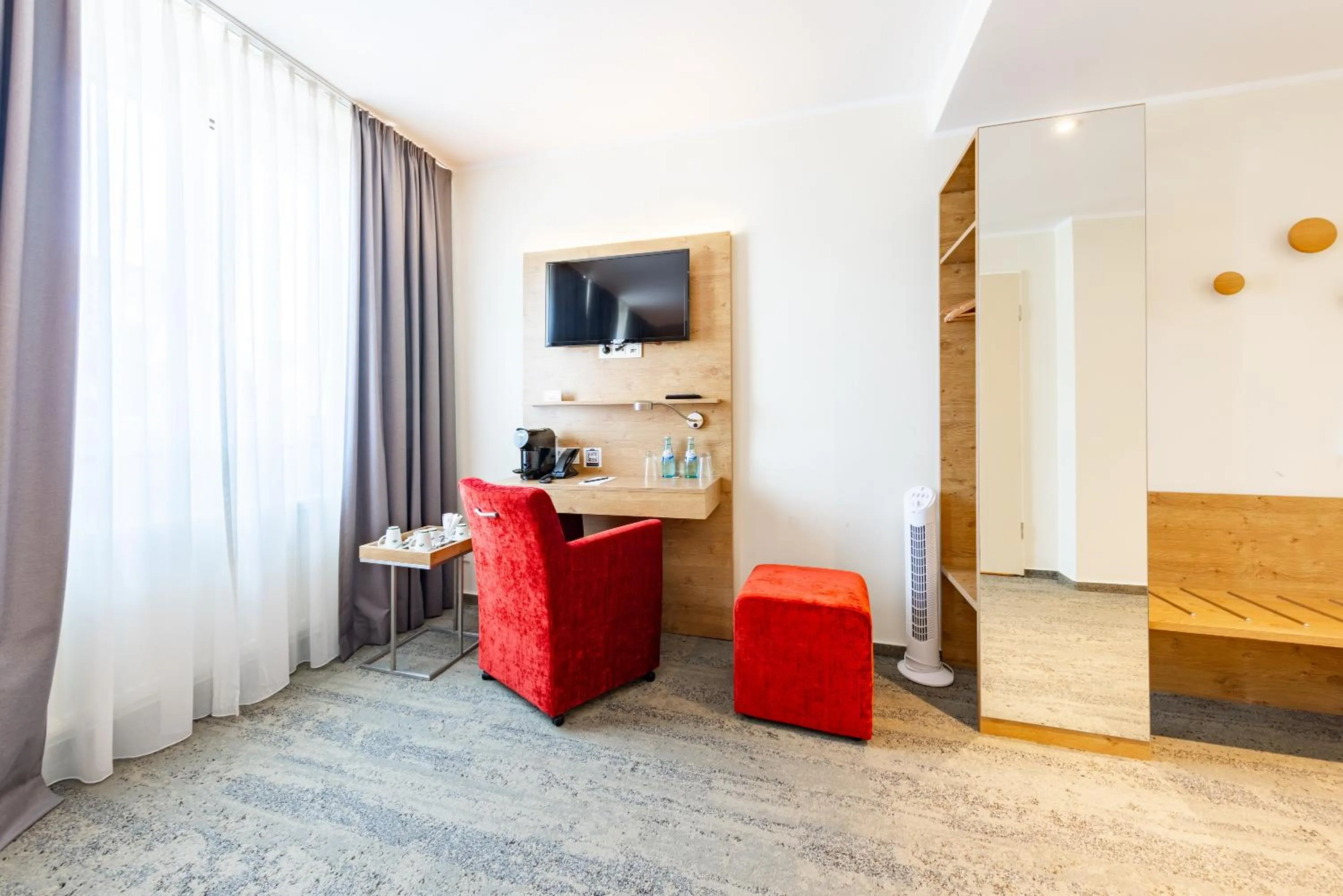 Seating area in Maingau Hotel