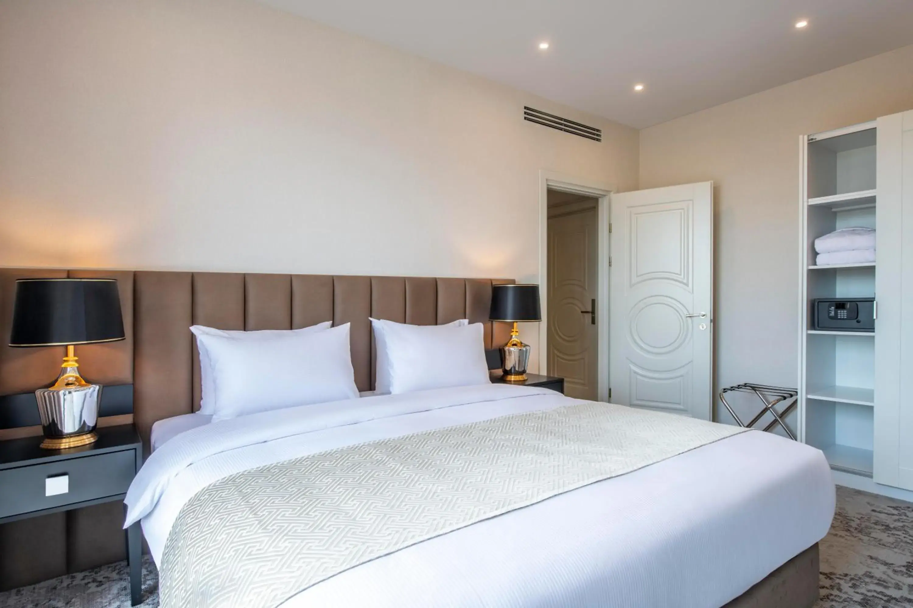 Standard Double or Twin Room with Balcony - single occupancy in Villa Mosavali Standard Double or Twin Room with Balcony - single occupancy in Villa Mosavali