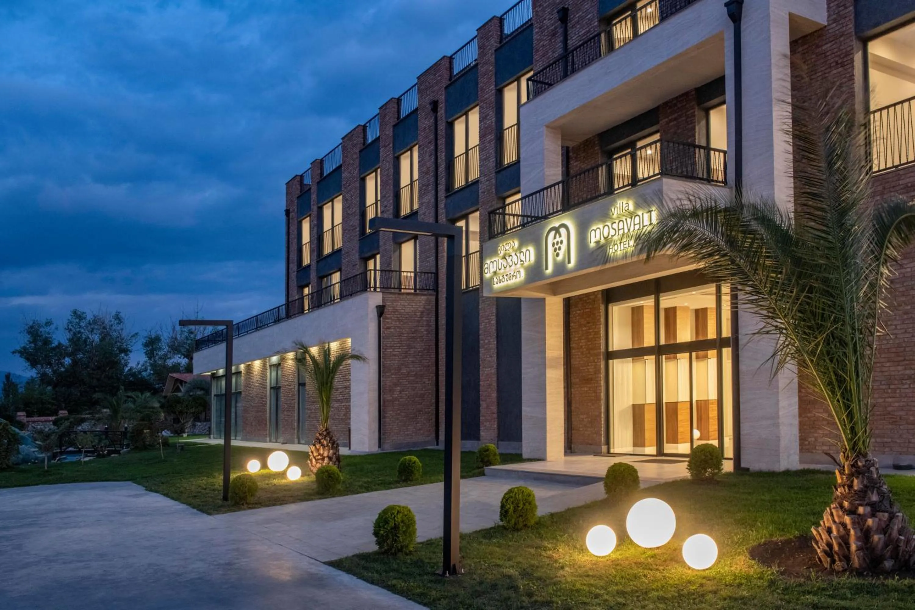 Facade/entrance in Villa Mosavali