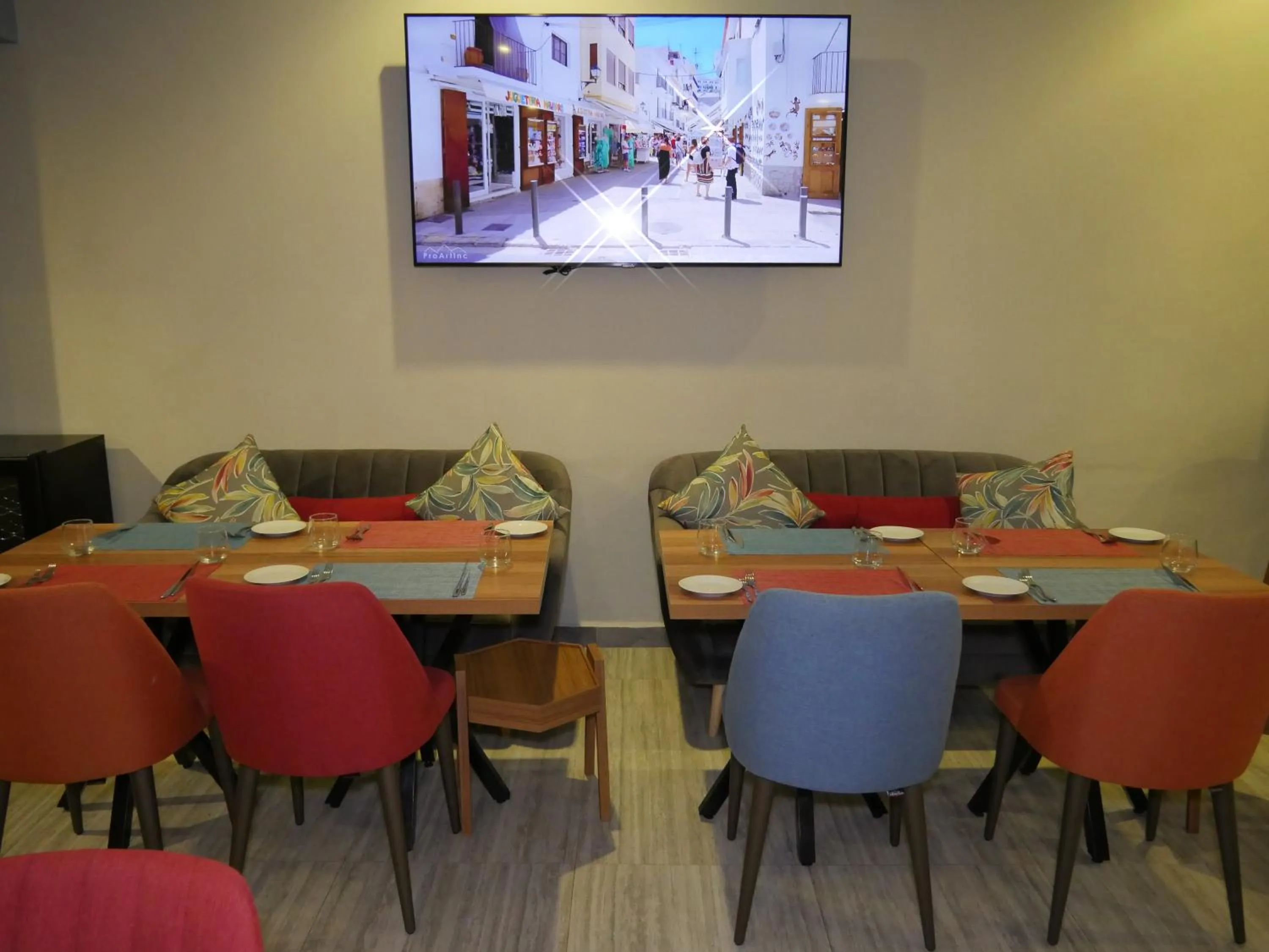 Restaurant/places to eat in Gardenia Boutique Hotel