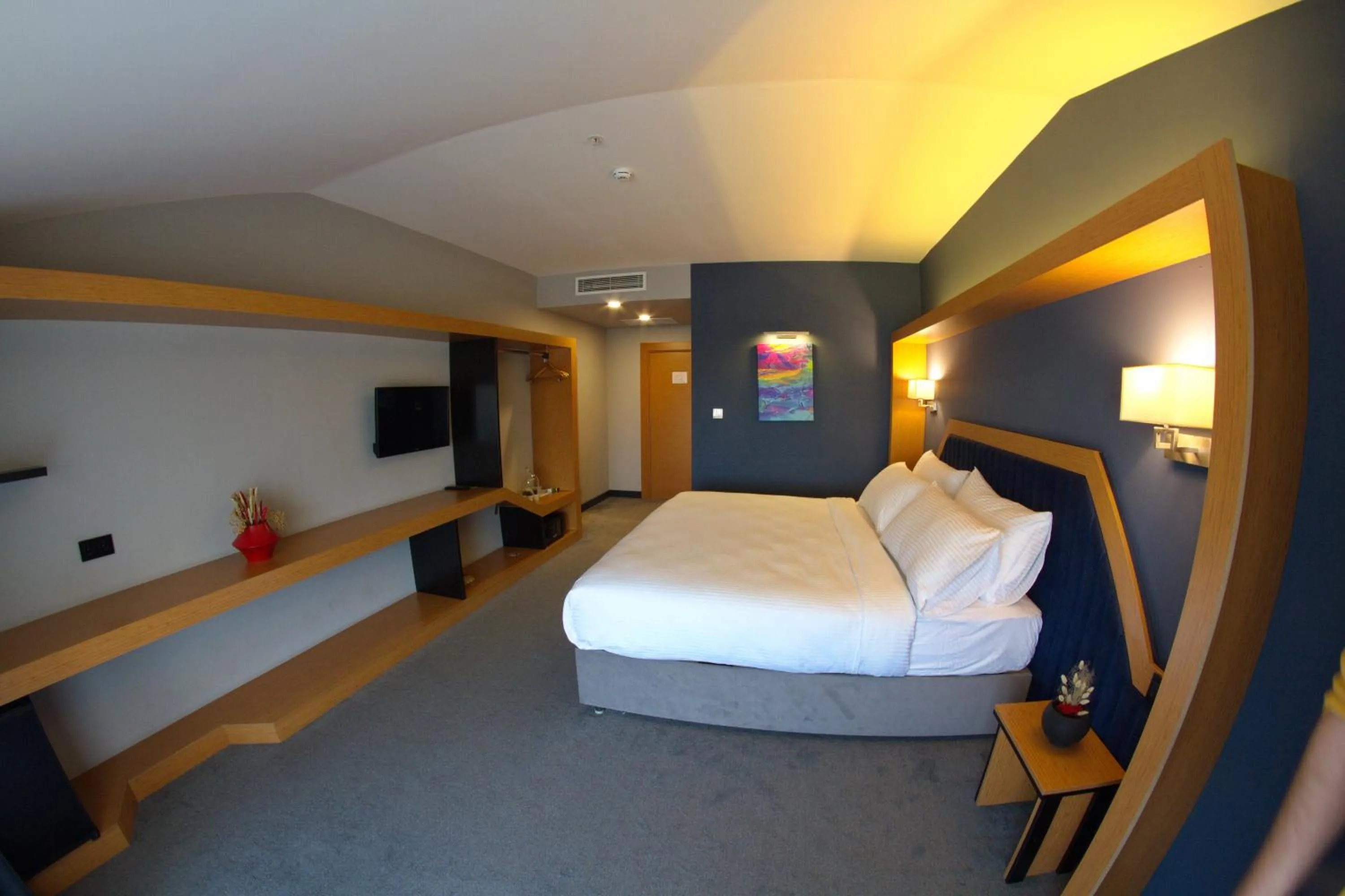 Photo of the whole room, Bed in Roof 264 Hotel & Suites