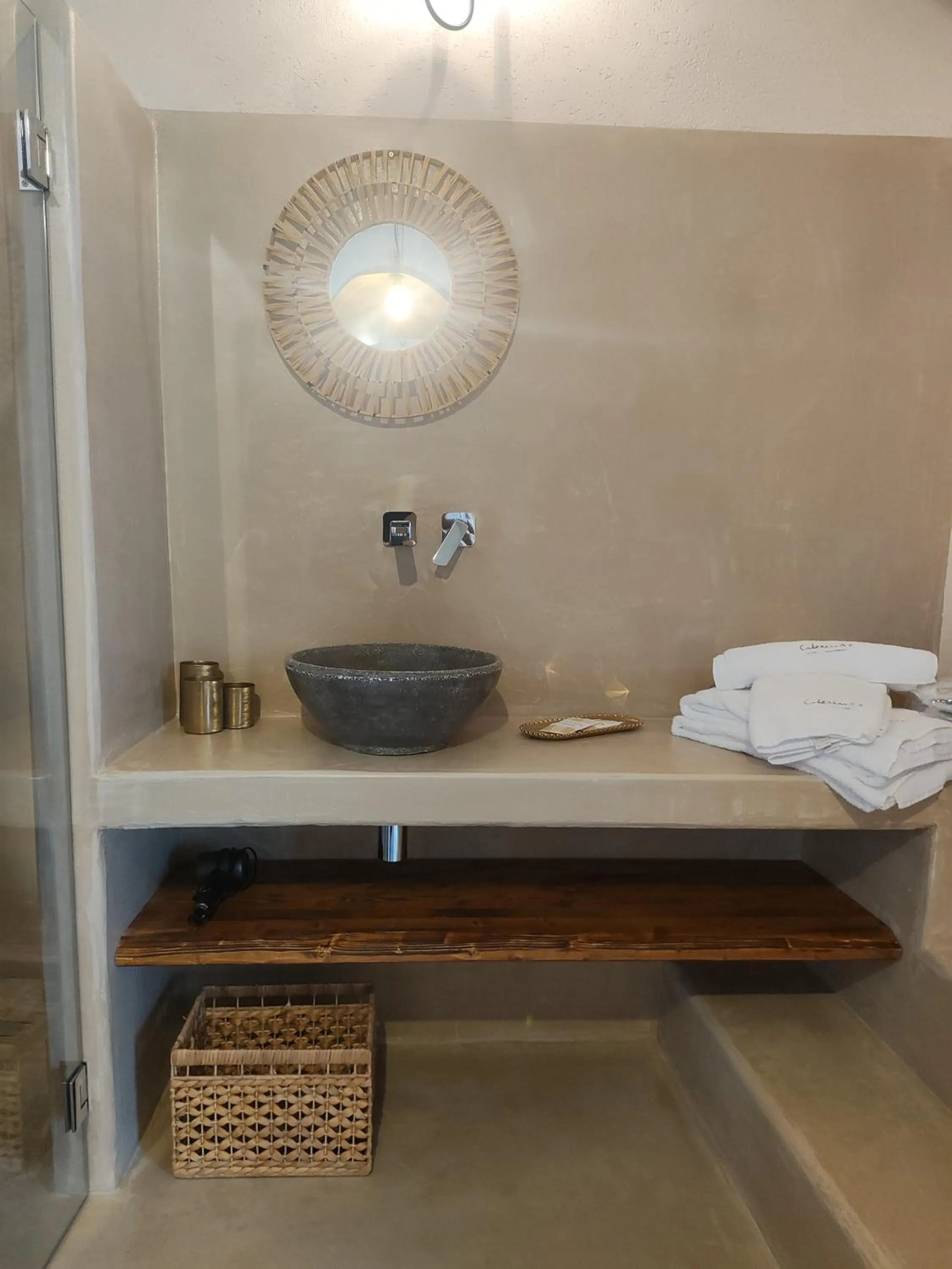 Bathroom in Caterina's Suites & Apartament