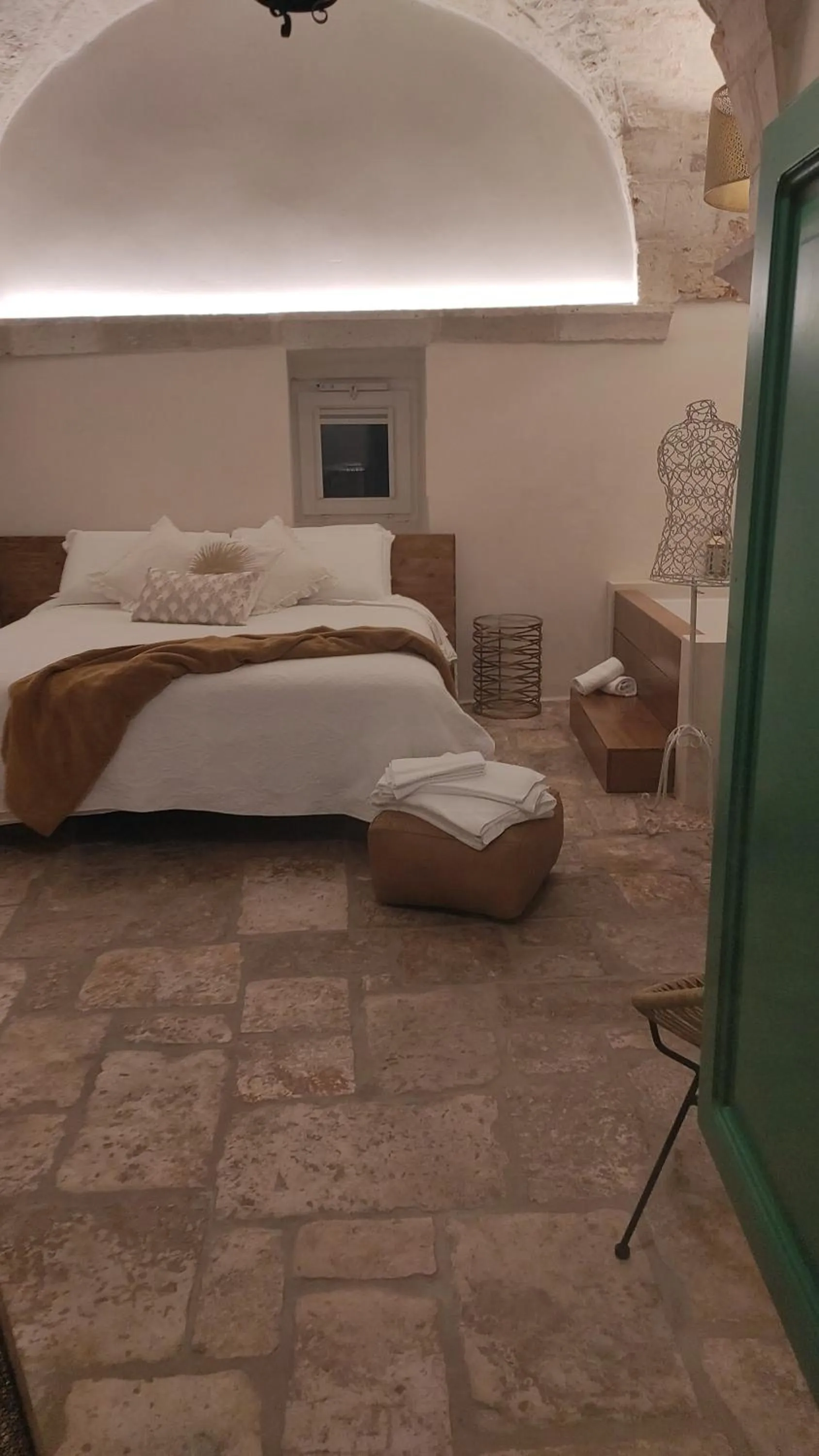 Photo of the whole room, Bed in Caterina's Suites & Apartament