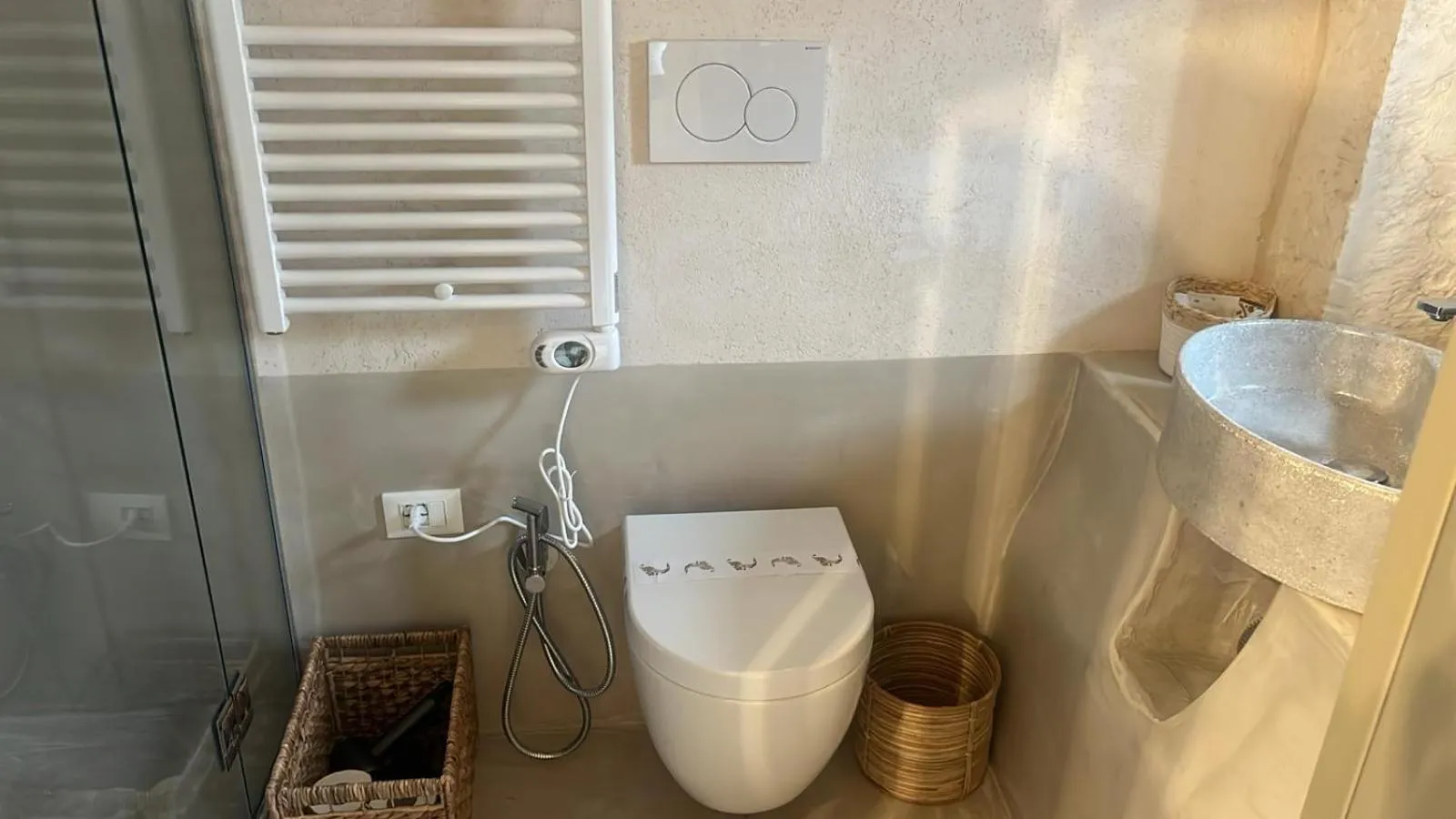 Toilet in Caterina's Suites & Apartament