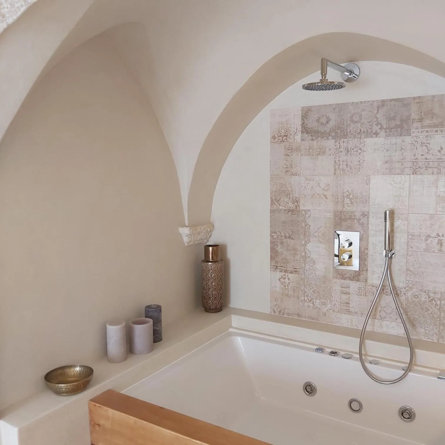 Hot Tub in Caterina's Suites & Apartament