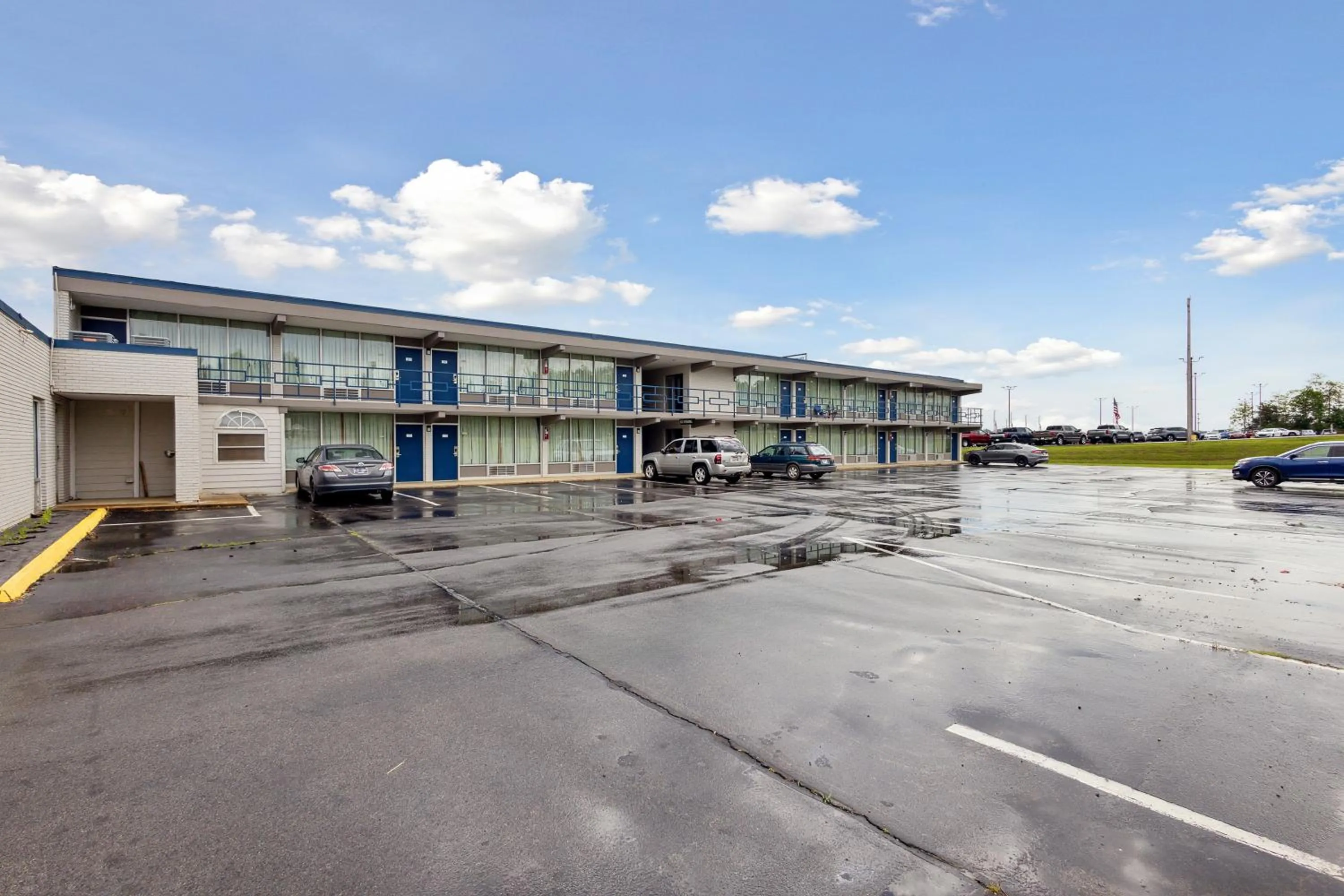 Facade/entrance in Relax inn by OYO Greeneville Near Hwy US-321