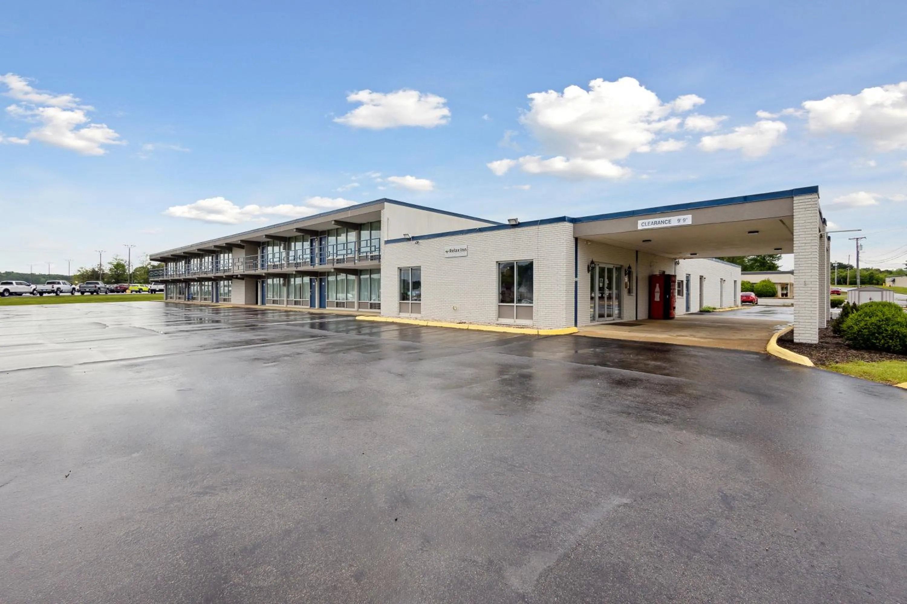Facade/entrance in Relax inn by OYO Greeneville Near Hwy US-321