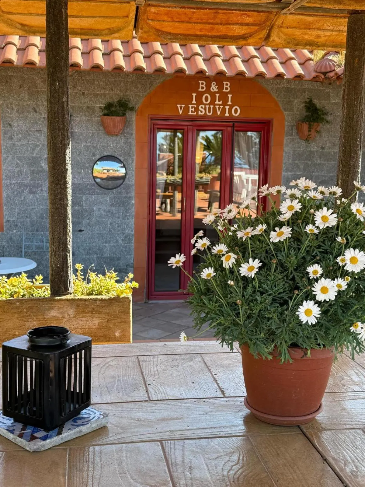 Facade/entrance in B&B Iolì Vesuvio