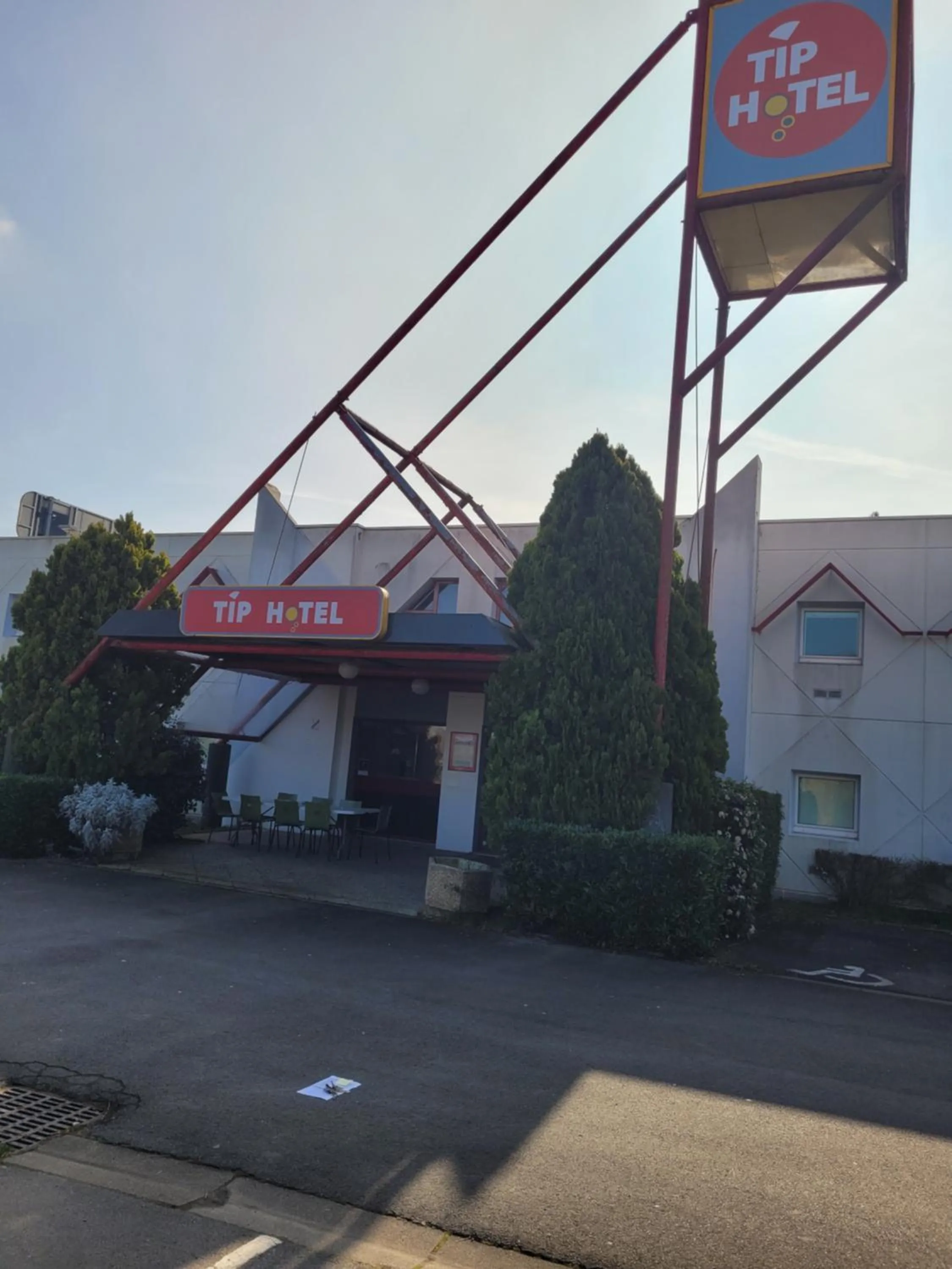 Property logo or sign in TIP HOTEL CAMBRAI ex HOTEL F1