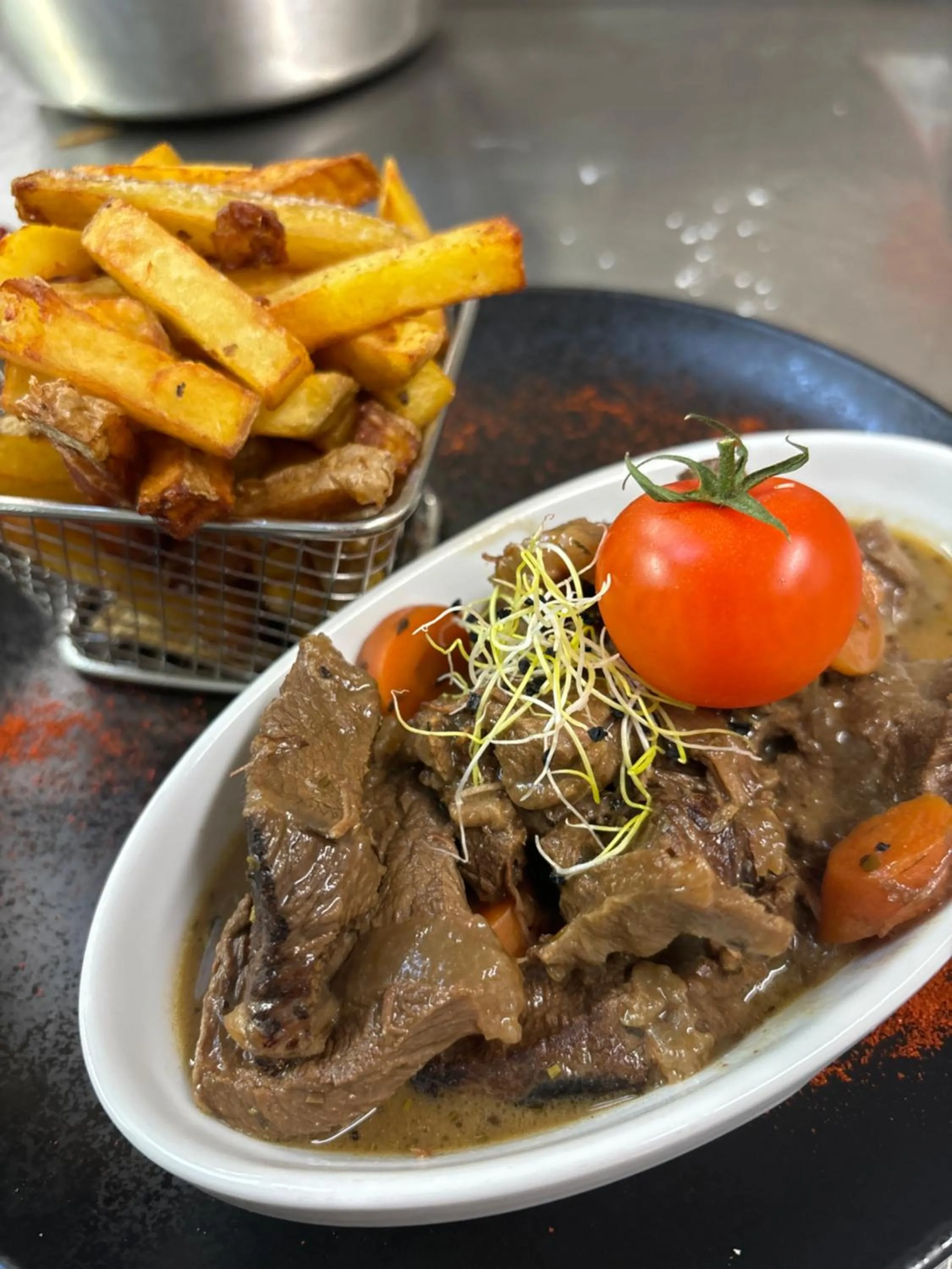 Restaurant/places to eat in TIP HOTEL CAMBRAI ex HOTEL F1