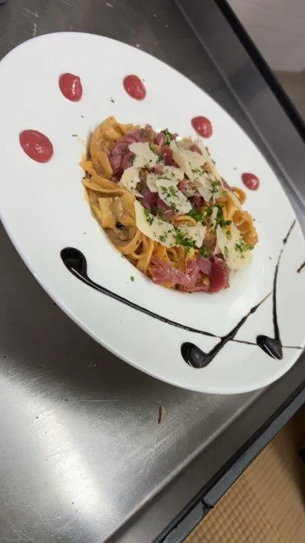 Restaurant/places to eat in TIP HOTEL CAMBRAI ex HOTEL F1