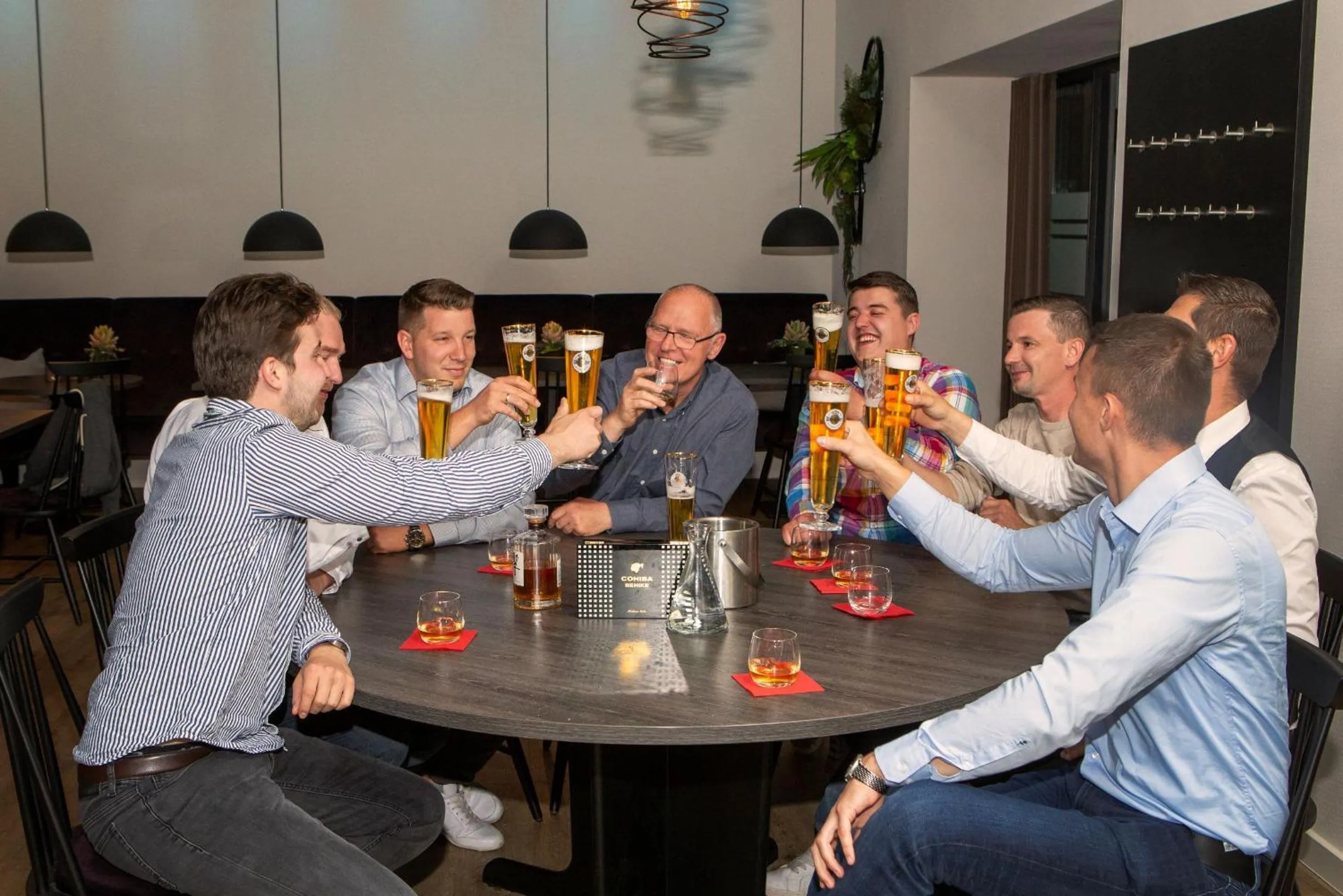 Restaurant/places to eat in Hotel Velo