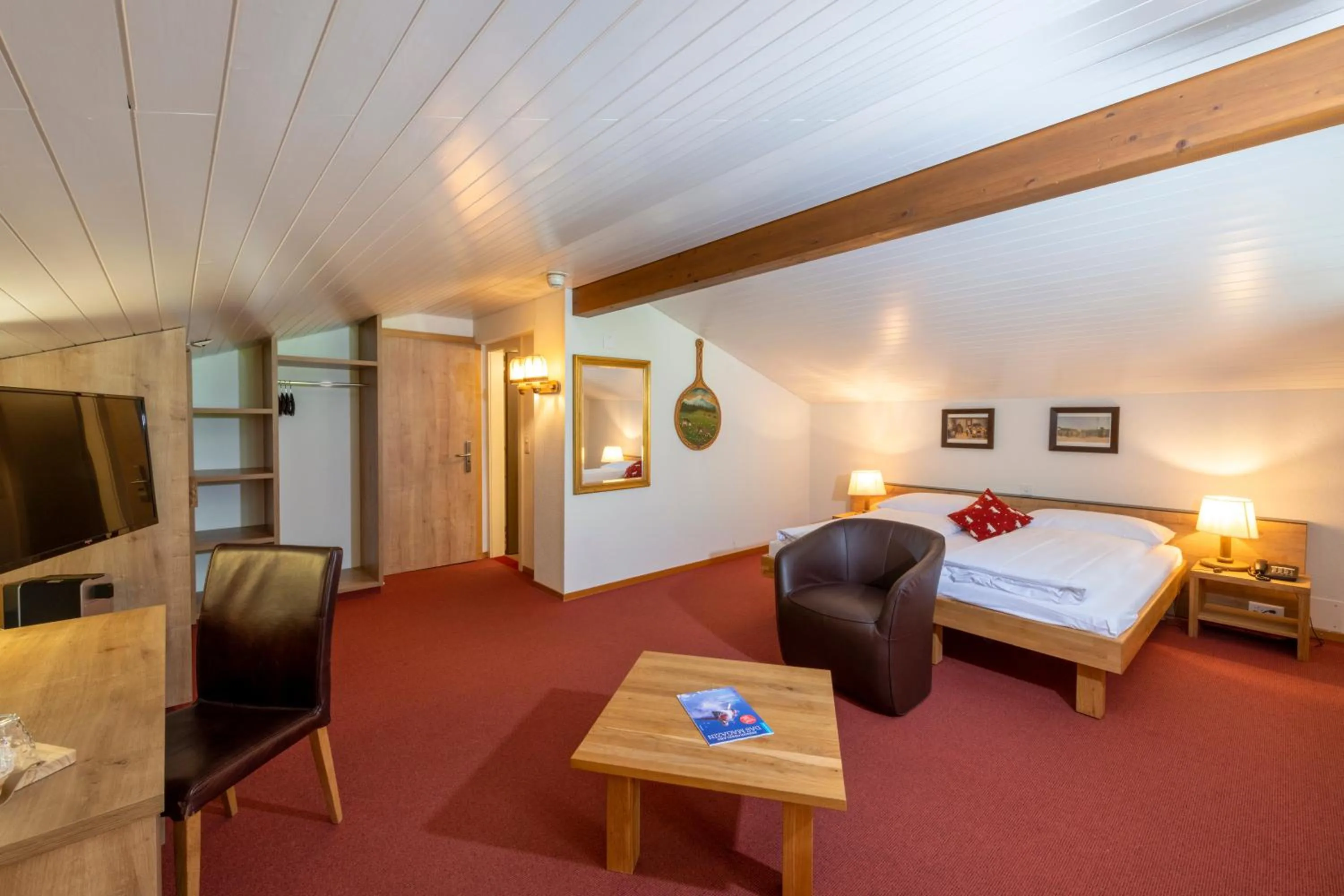 Bed in Derby Swiss Quality Hotel