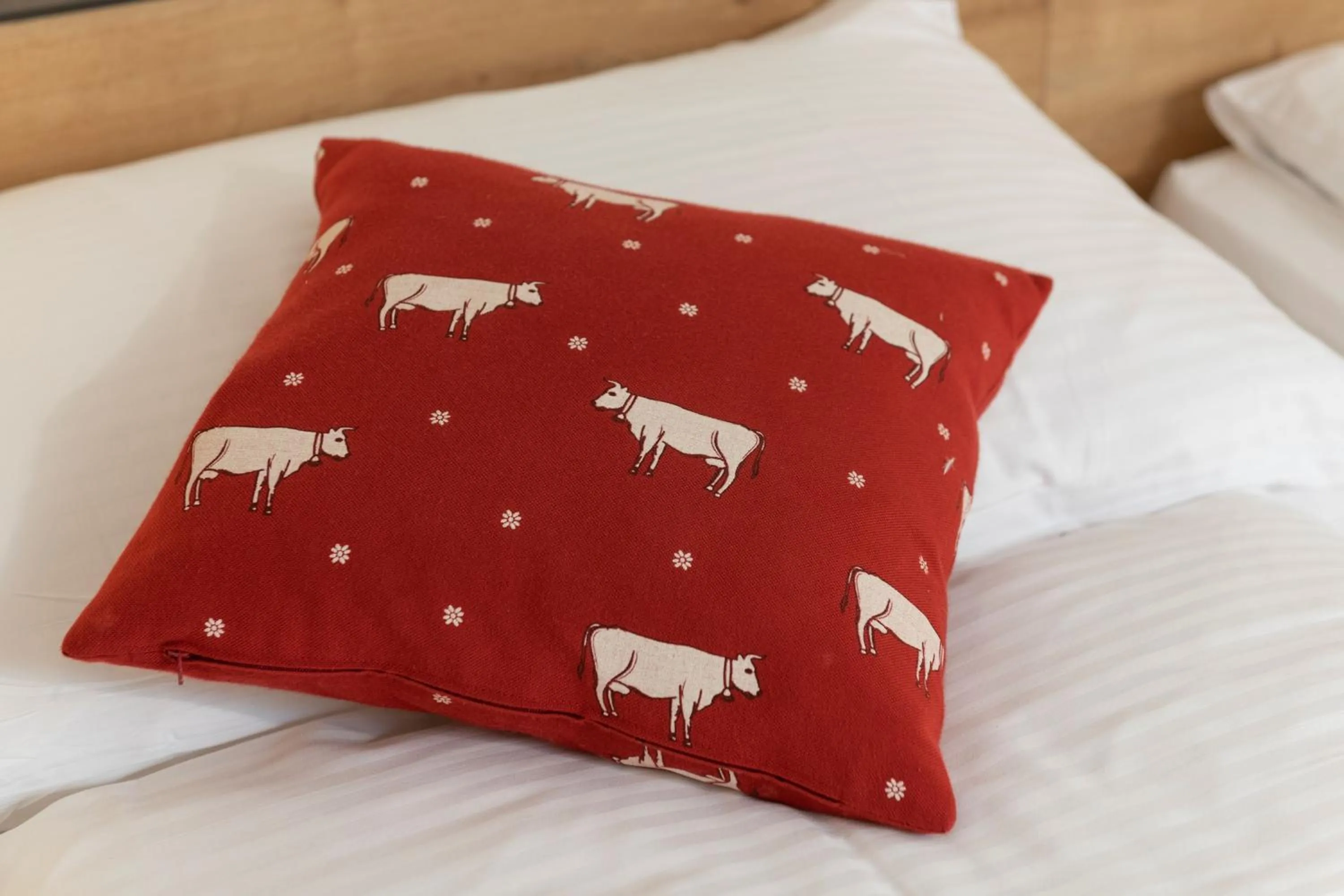 Bed in Derby Swiss Quality Hotel